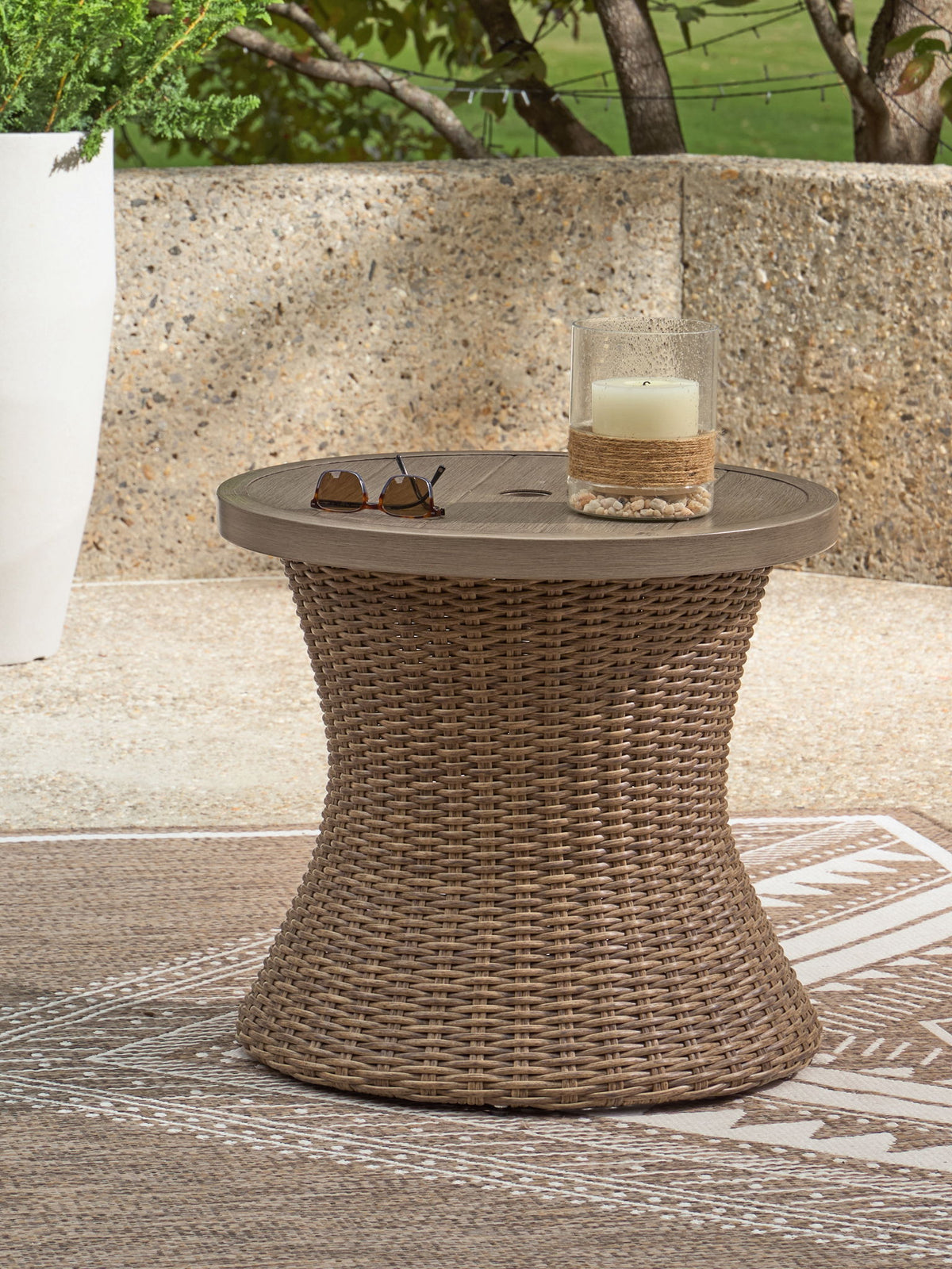 Laguna Heights - Round End Table With Umbrella Option - Beige