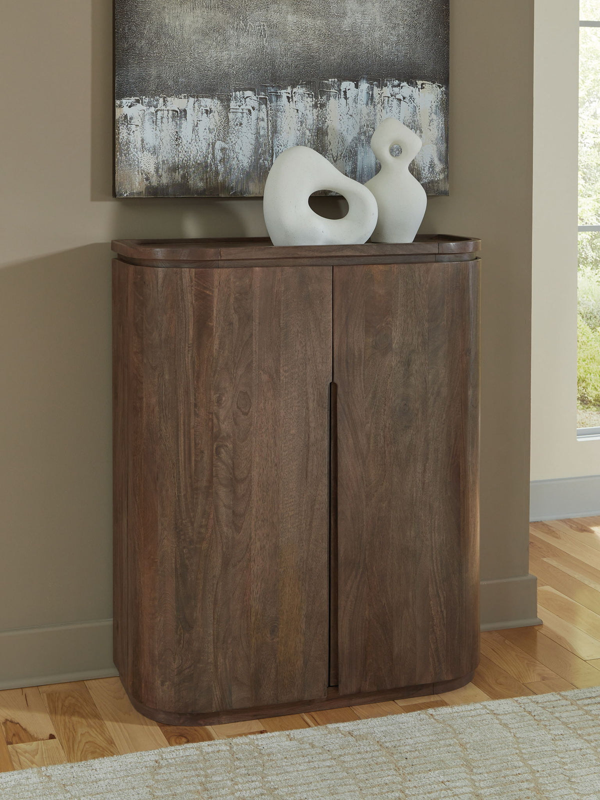 Landermont - Bar Cabinet - Medium Brown