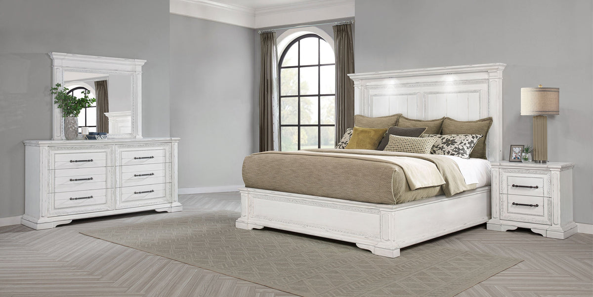McKinney 4-piece Bedroom Set Vintage White
