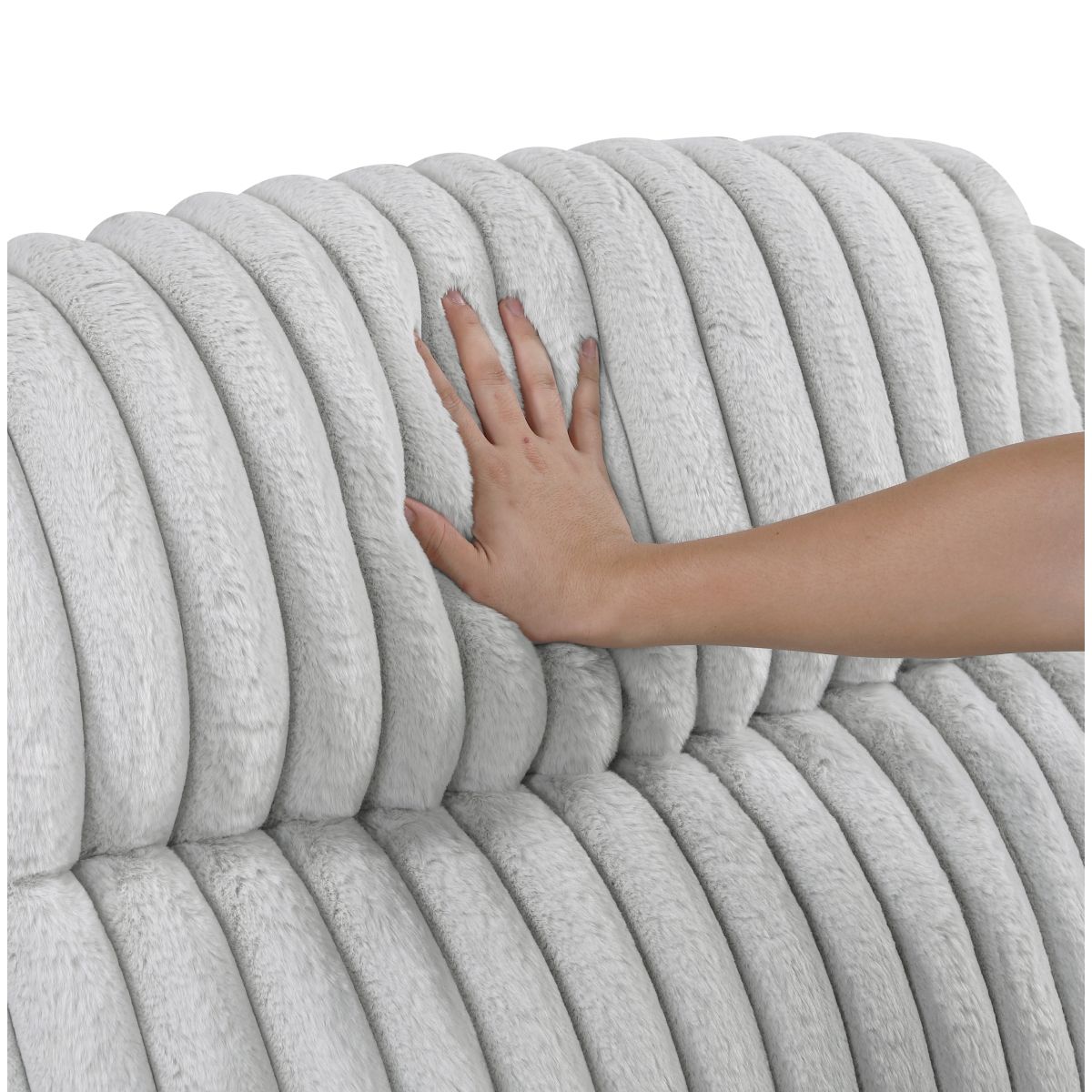 Goodland - Double Reclining Loveseat With Center Console