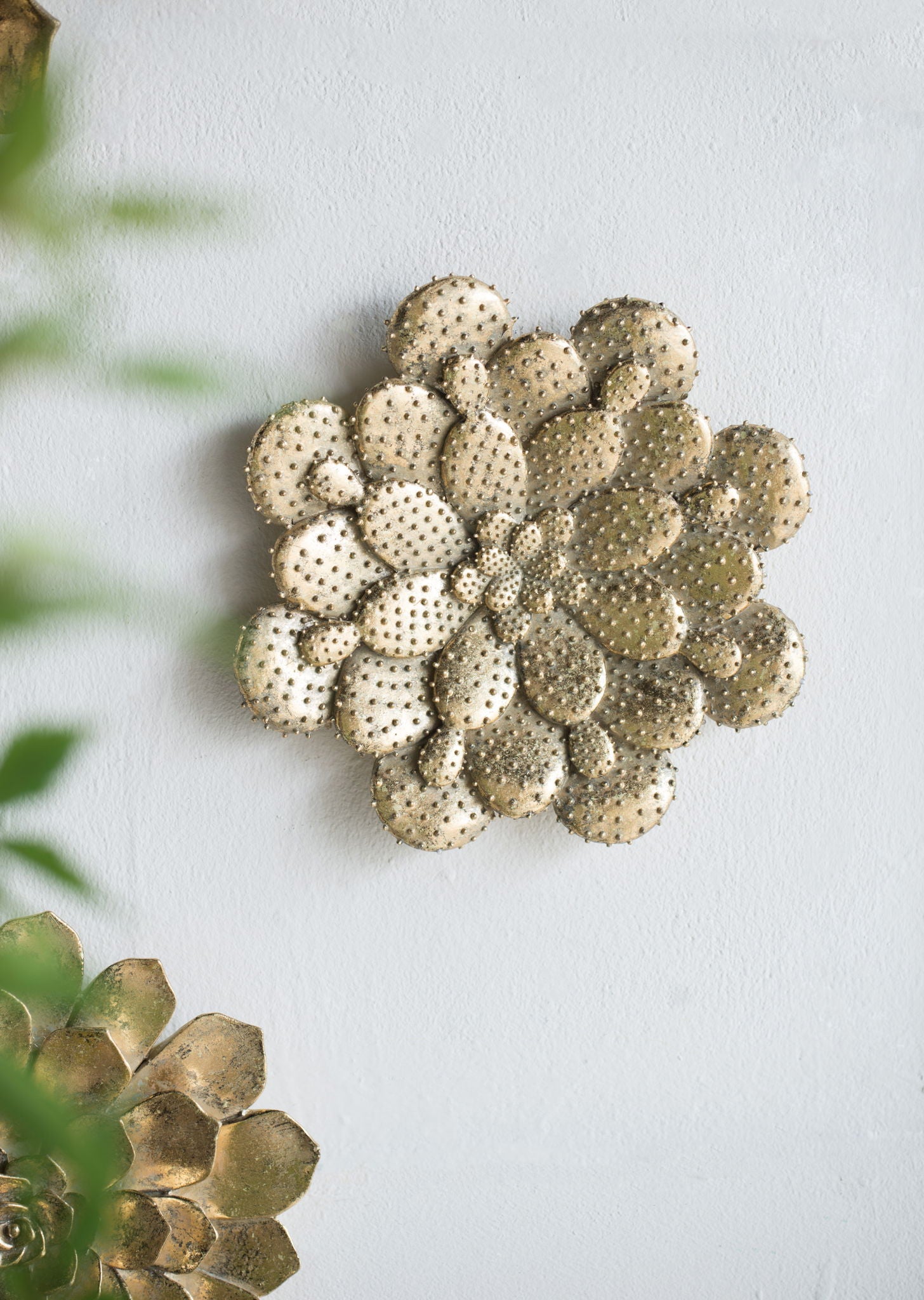 Resin Succulent Wall Plaque - Gold