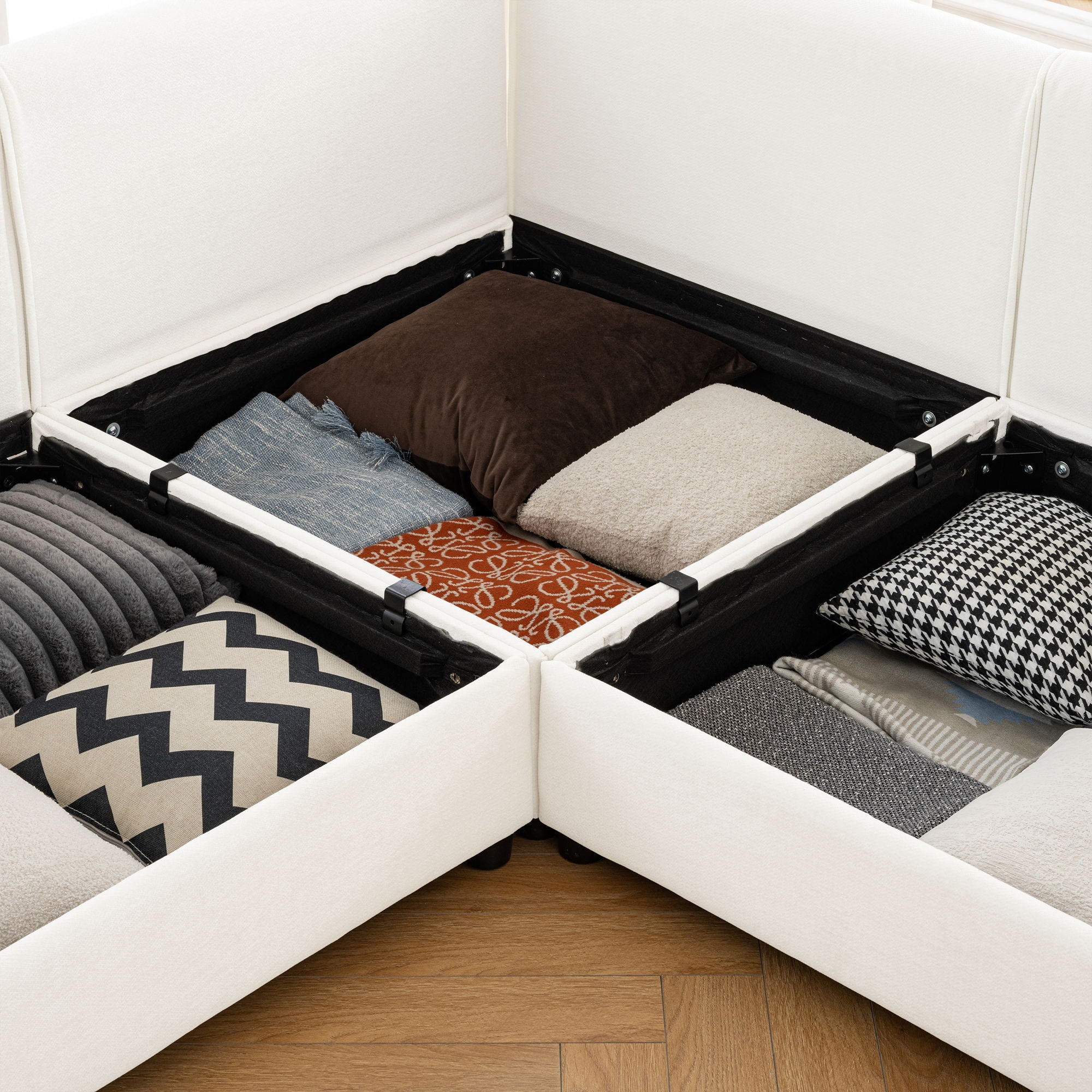 Contemporary Elegant Sofa With Storage And Ottoman