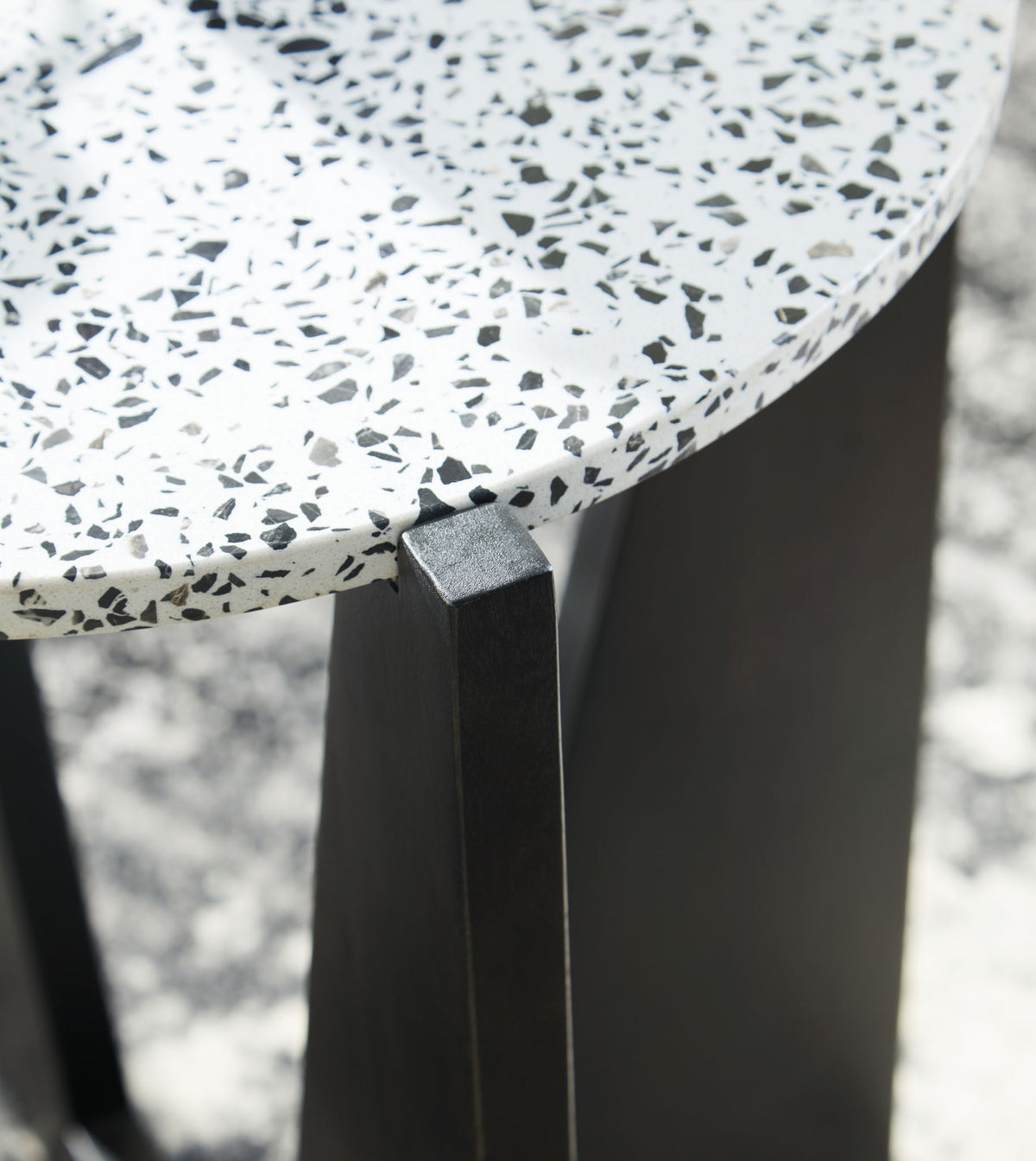 Tellrich - Accent Table - Black / White