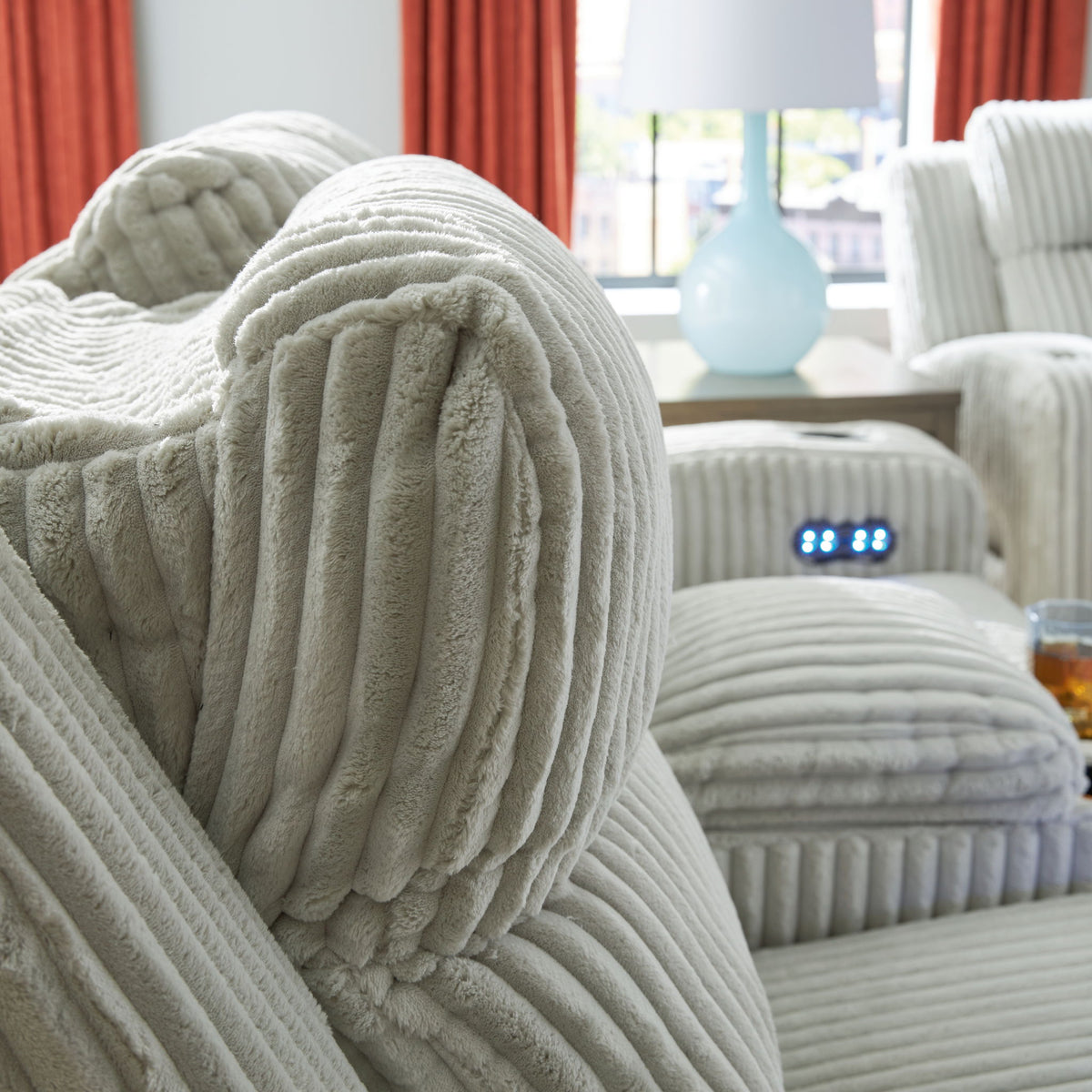Forest Lake - Power Reclining Sofa With Adj Headrest