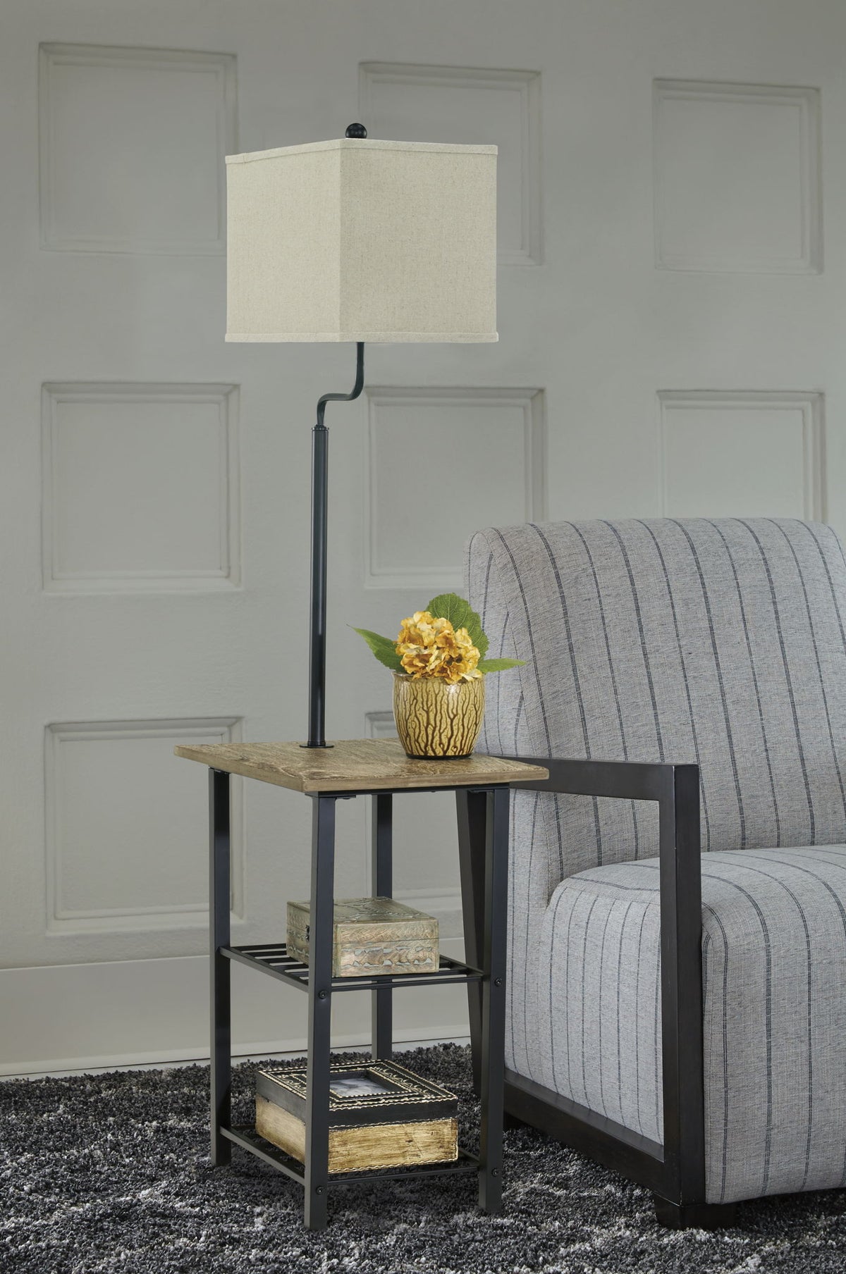 Shianne - Metal Tray Lamp - Black