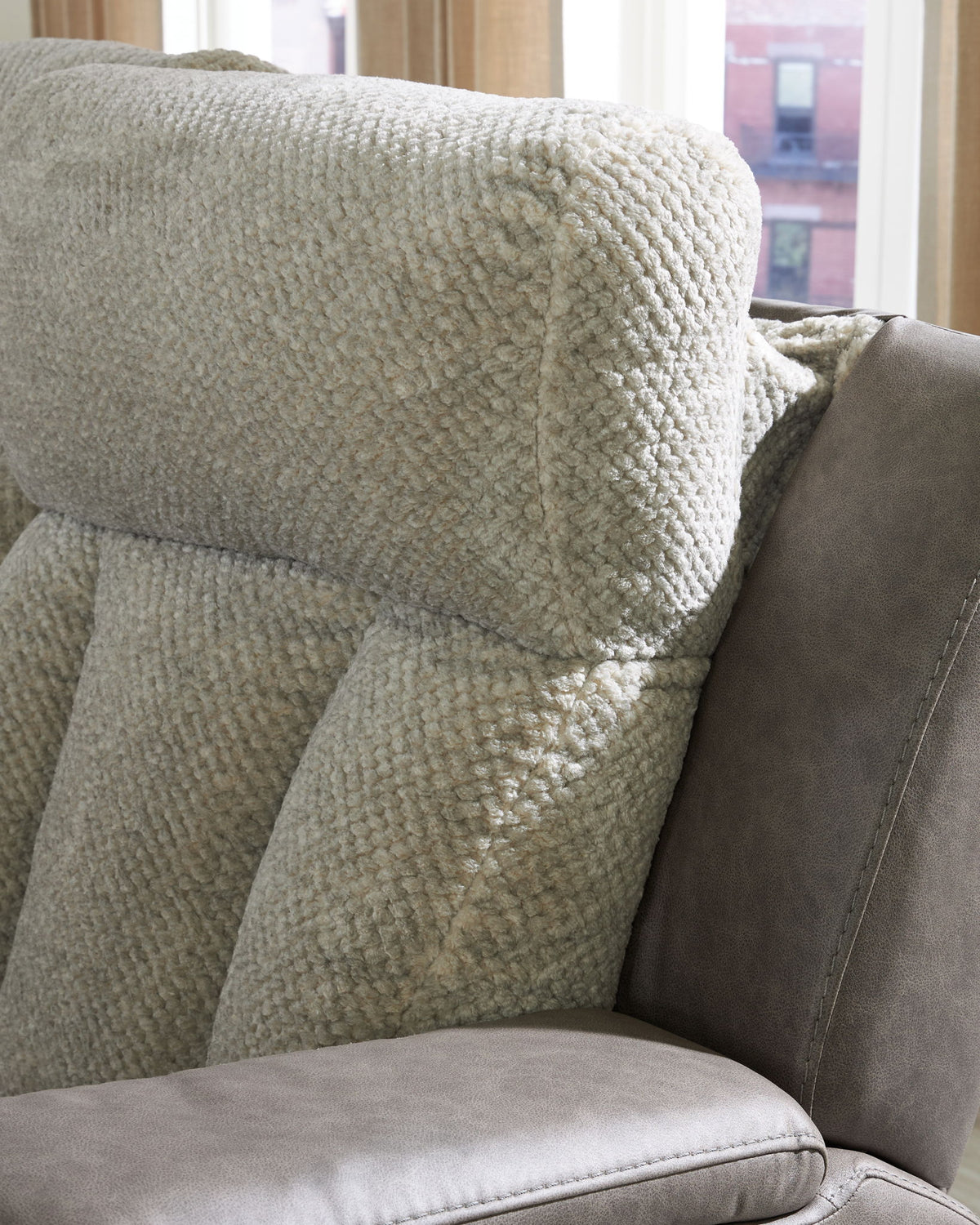 WhipLash - Power Reclining Loveseat With Console / Adj Headrest - Sisal