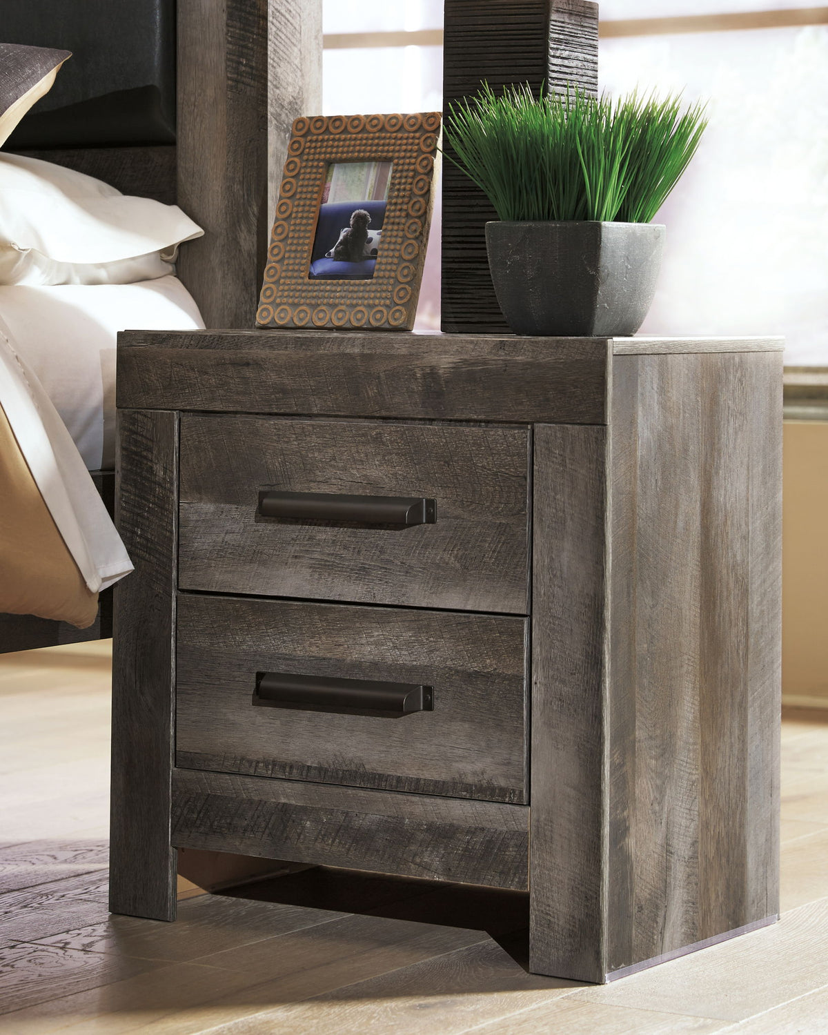 Wynnlow - Two Drawer Night Stand - Gray