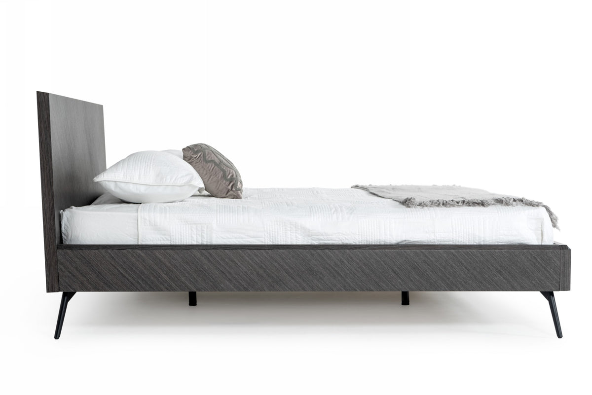 Gaige - Eastern King Modern Grey Elm Bed