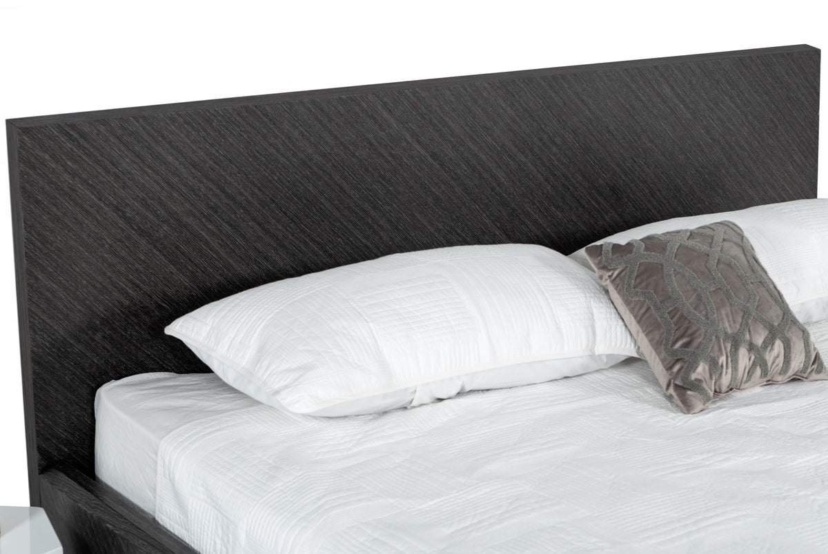Gaige - Eastern King Modern Grey Elm Bed