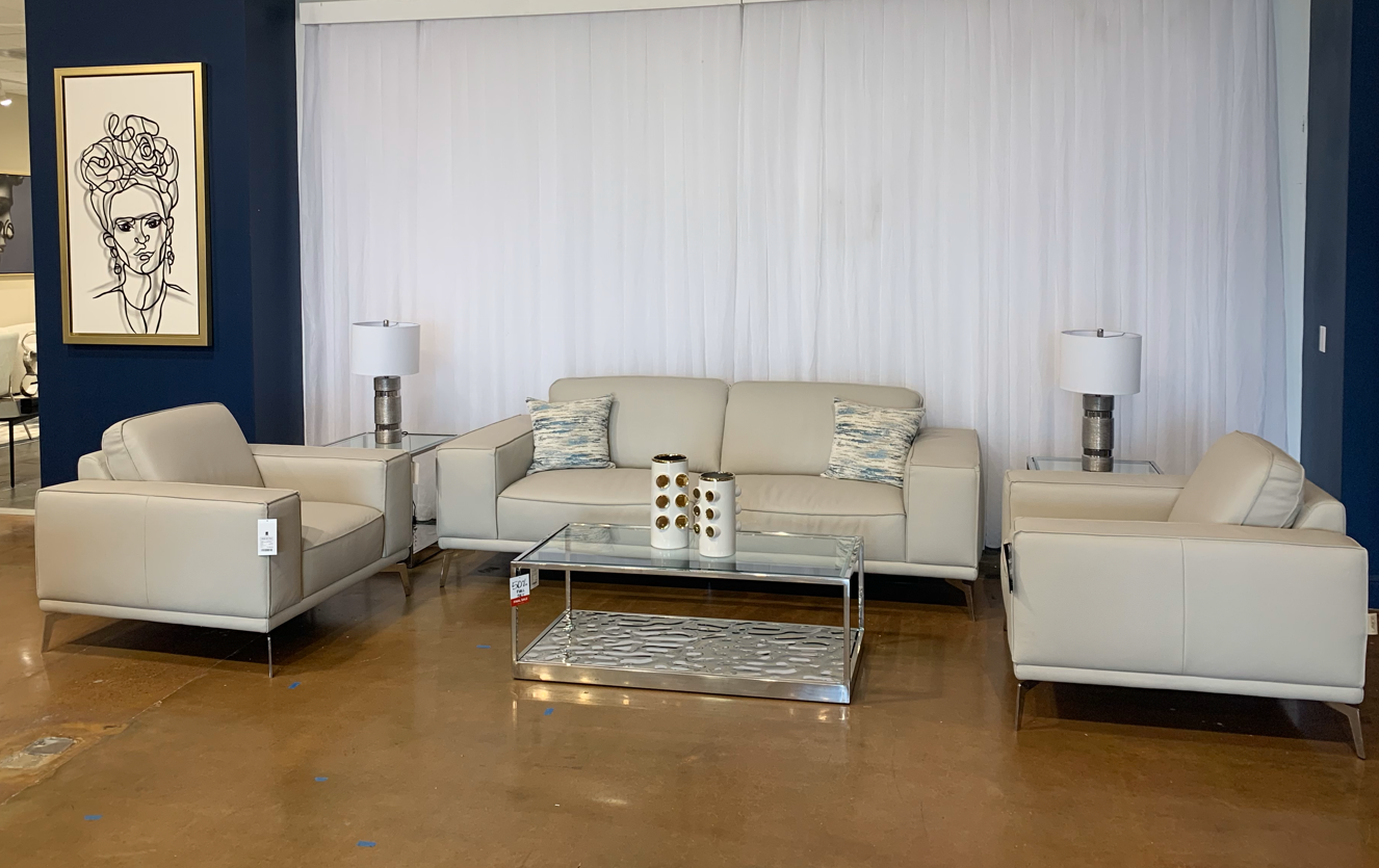 Modrest Braxton - Contemporary Clear Wave Glass End Table