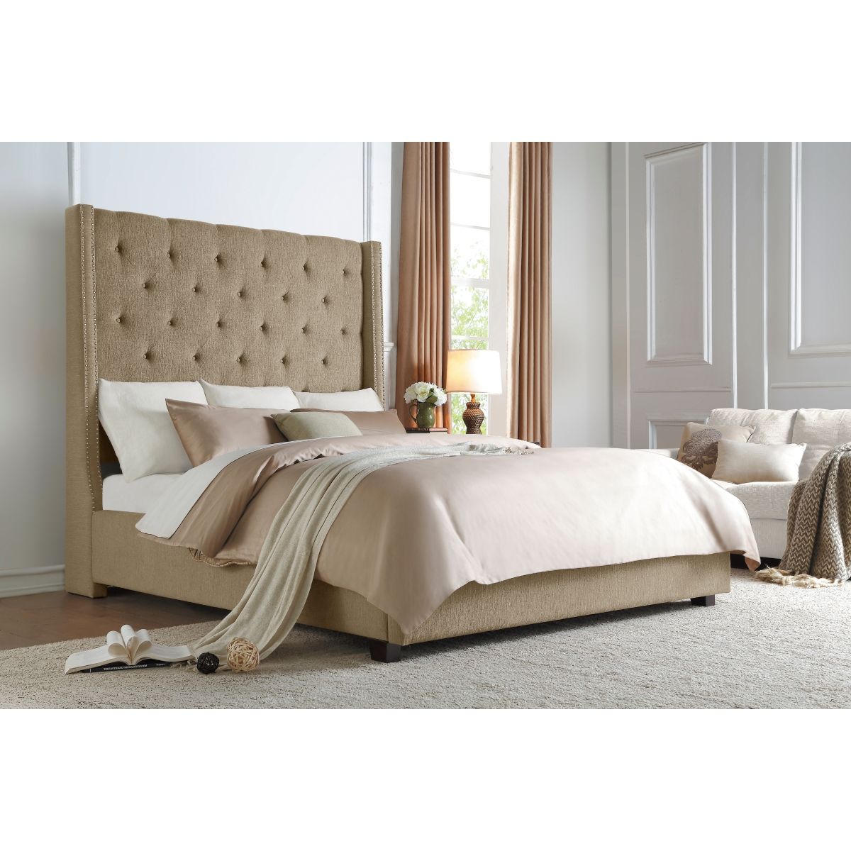 Fairborn - Platform Bed With Storage Footboard