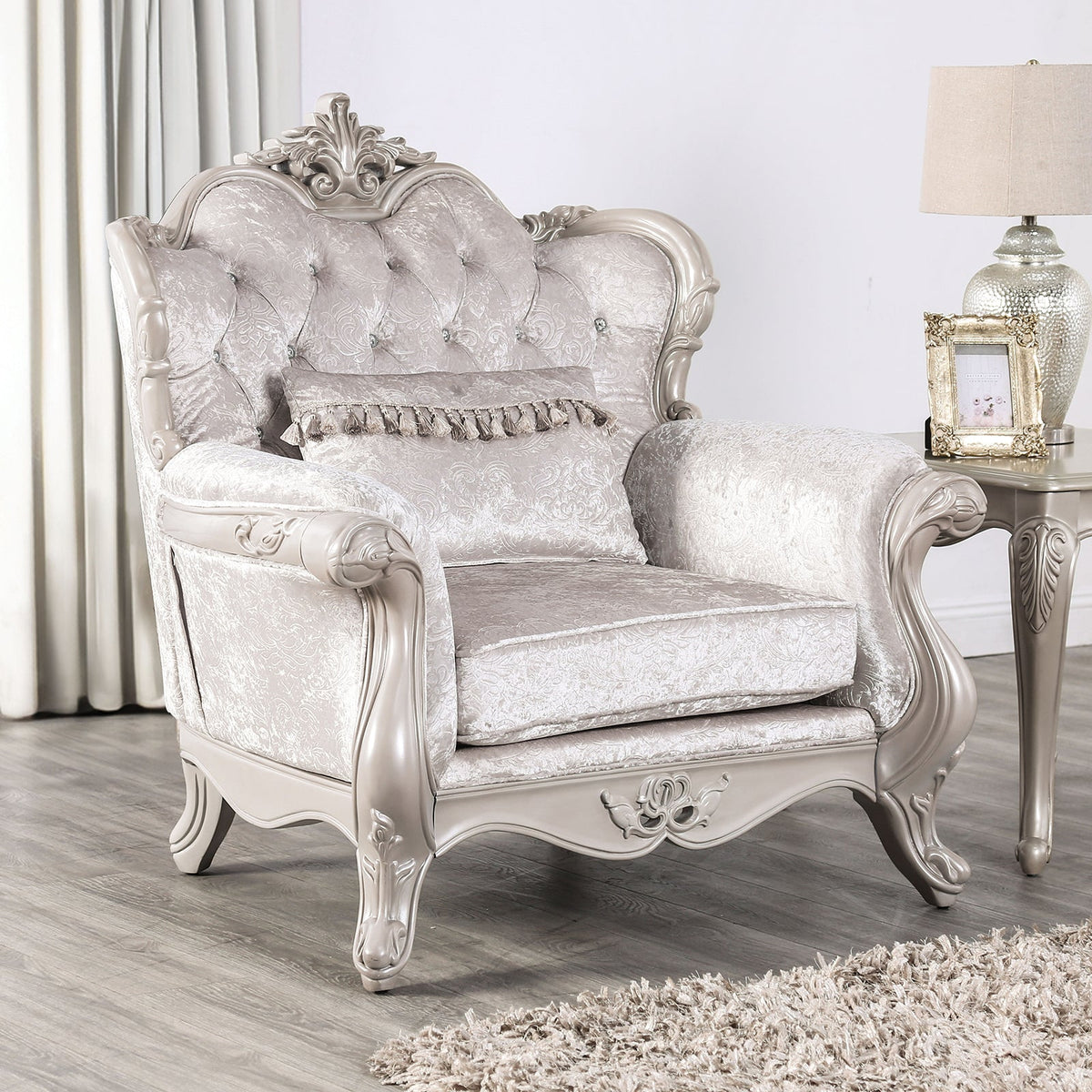 Acapulco Off-White Traditional Living Room Set