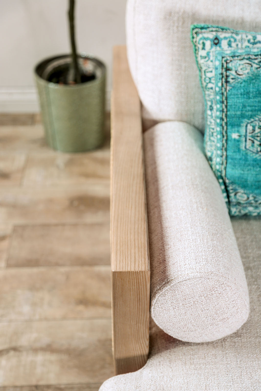 Alesund Light Oak/Beige Loveseat