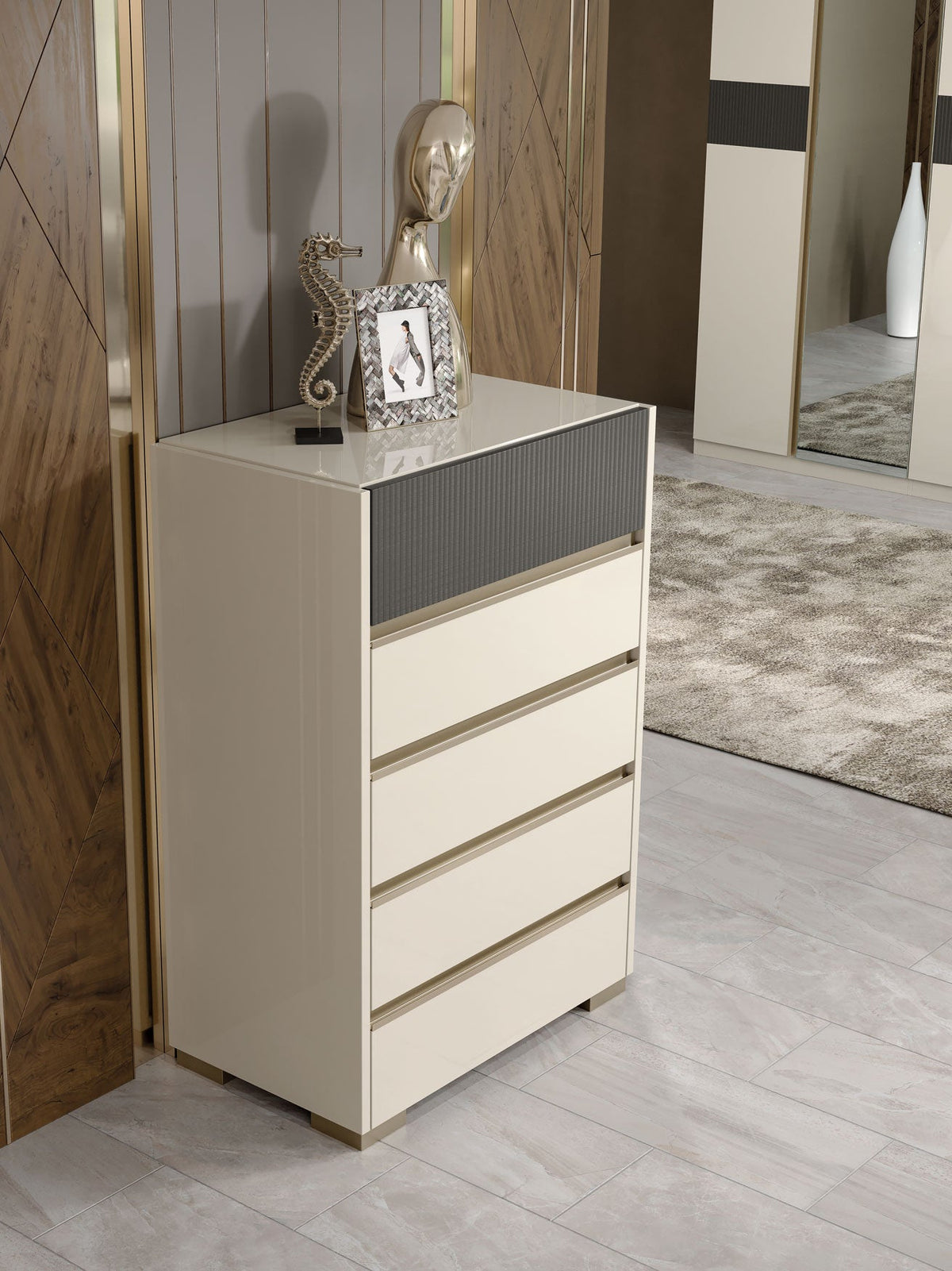 Alfa Champagne Chest
