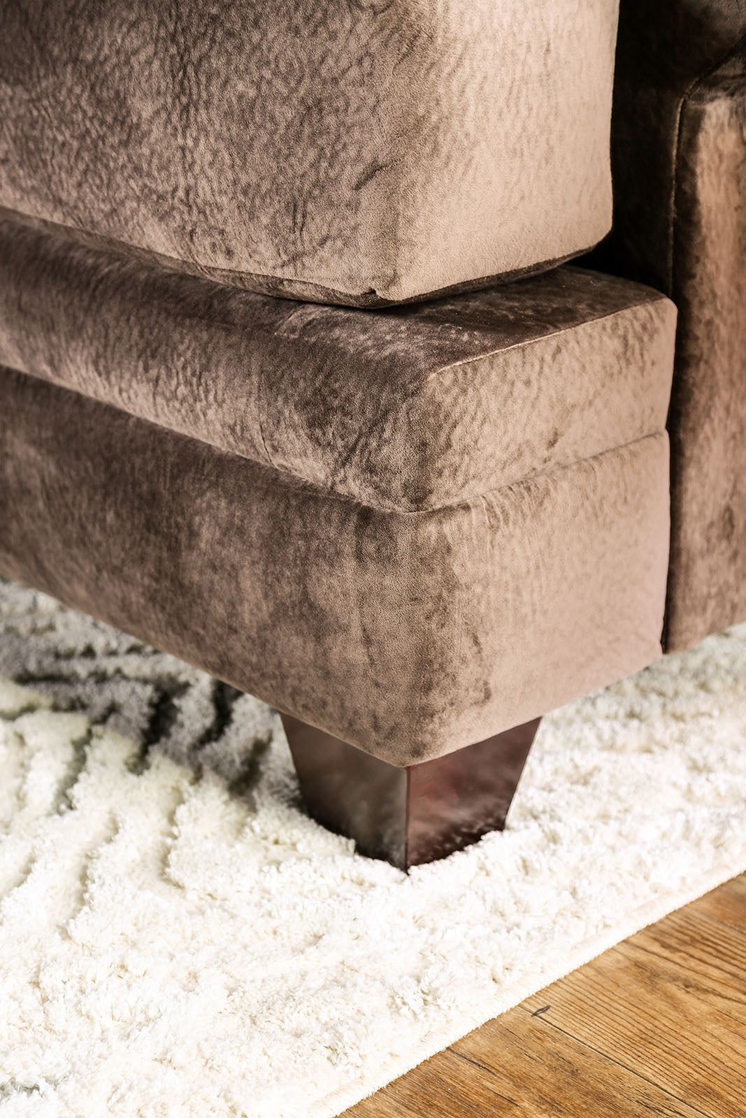 Bonaventura Brown Transitional Living Room Set