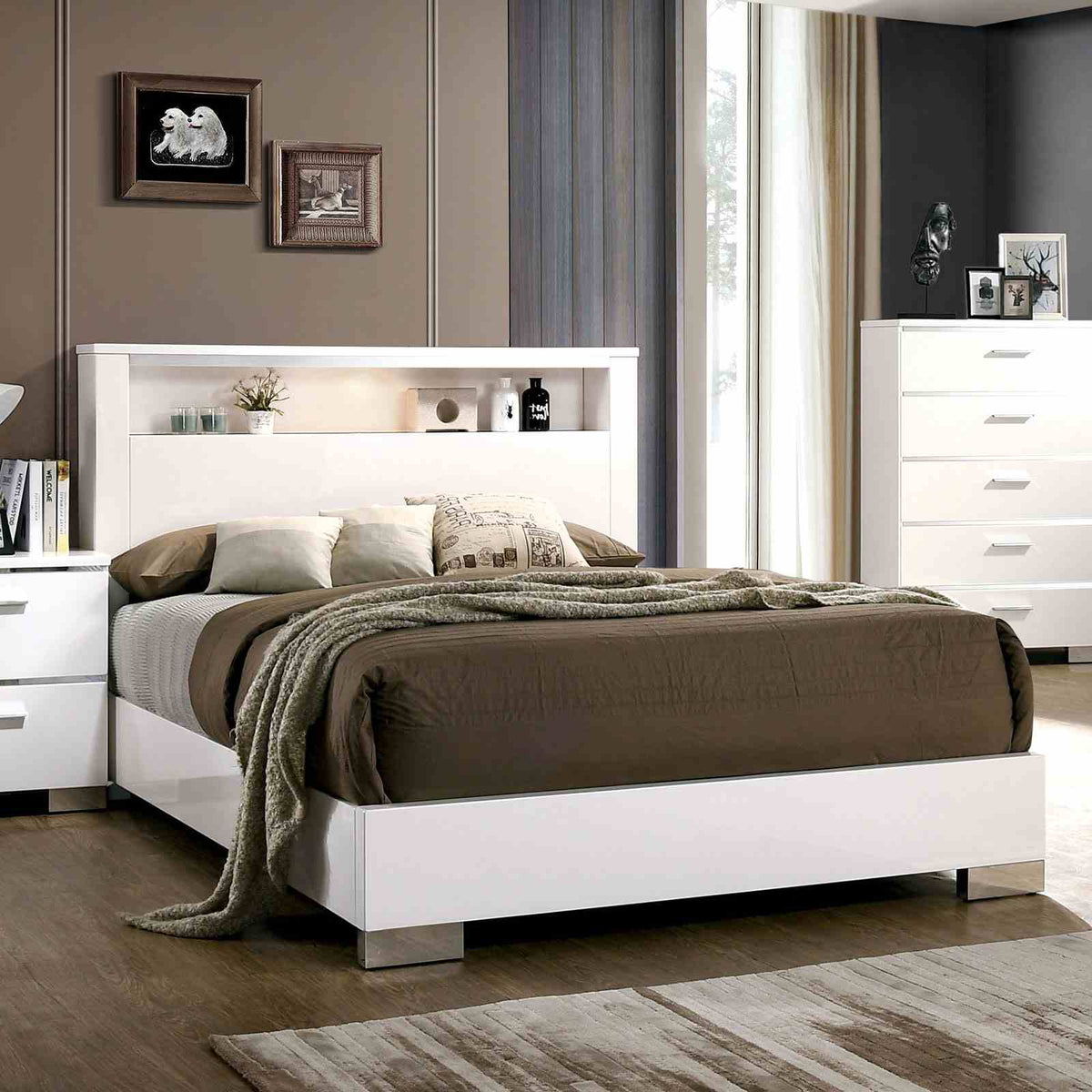 Carlie White 5-Piece Queen Bedroom Set