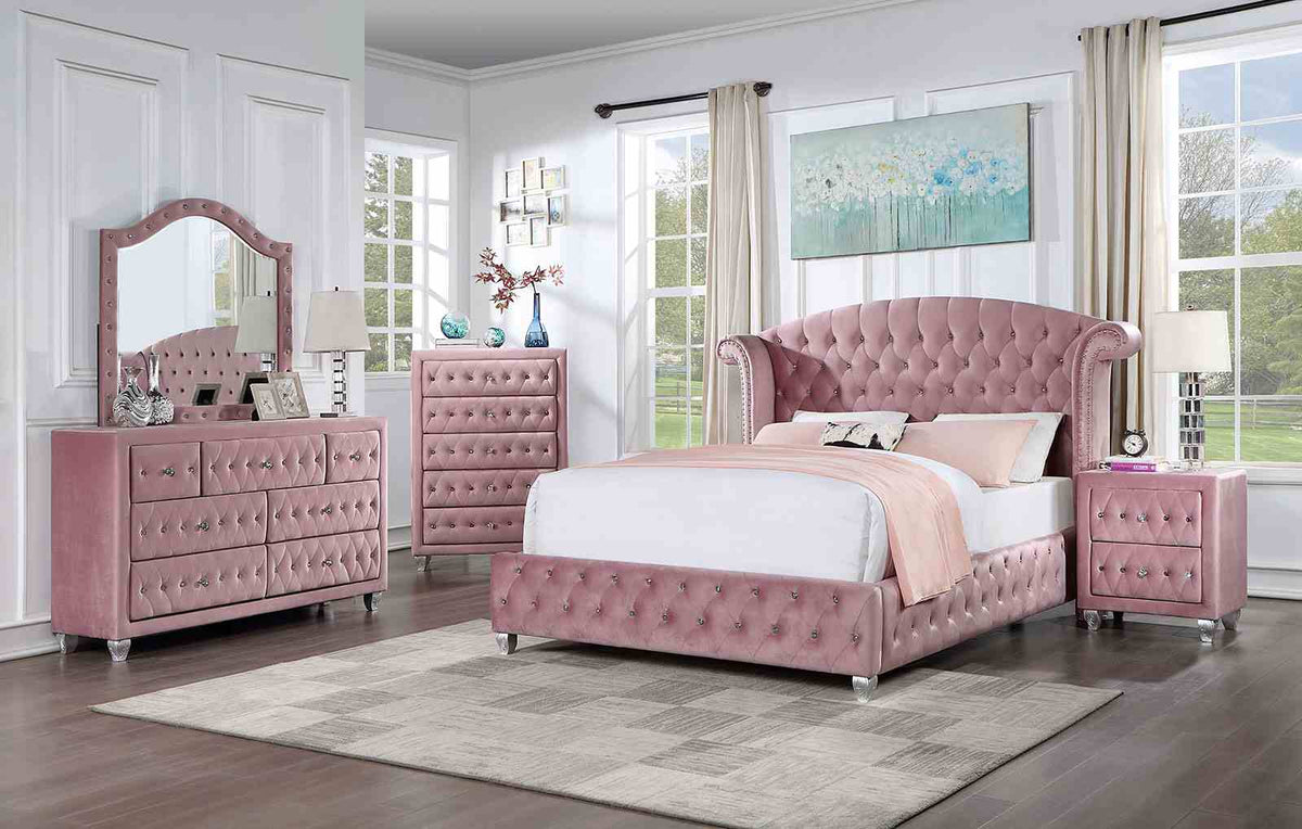Zohar Pink 4-Piece Full Bedroom Set