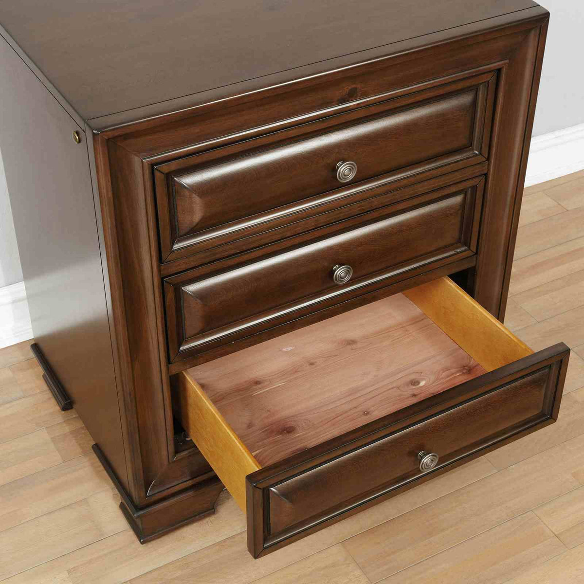 Brandt Brown Cherry 5-Piece Queen Storage Bedroom Set