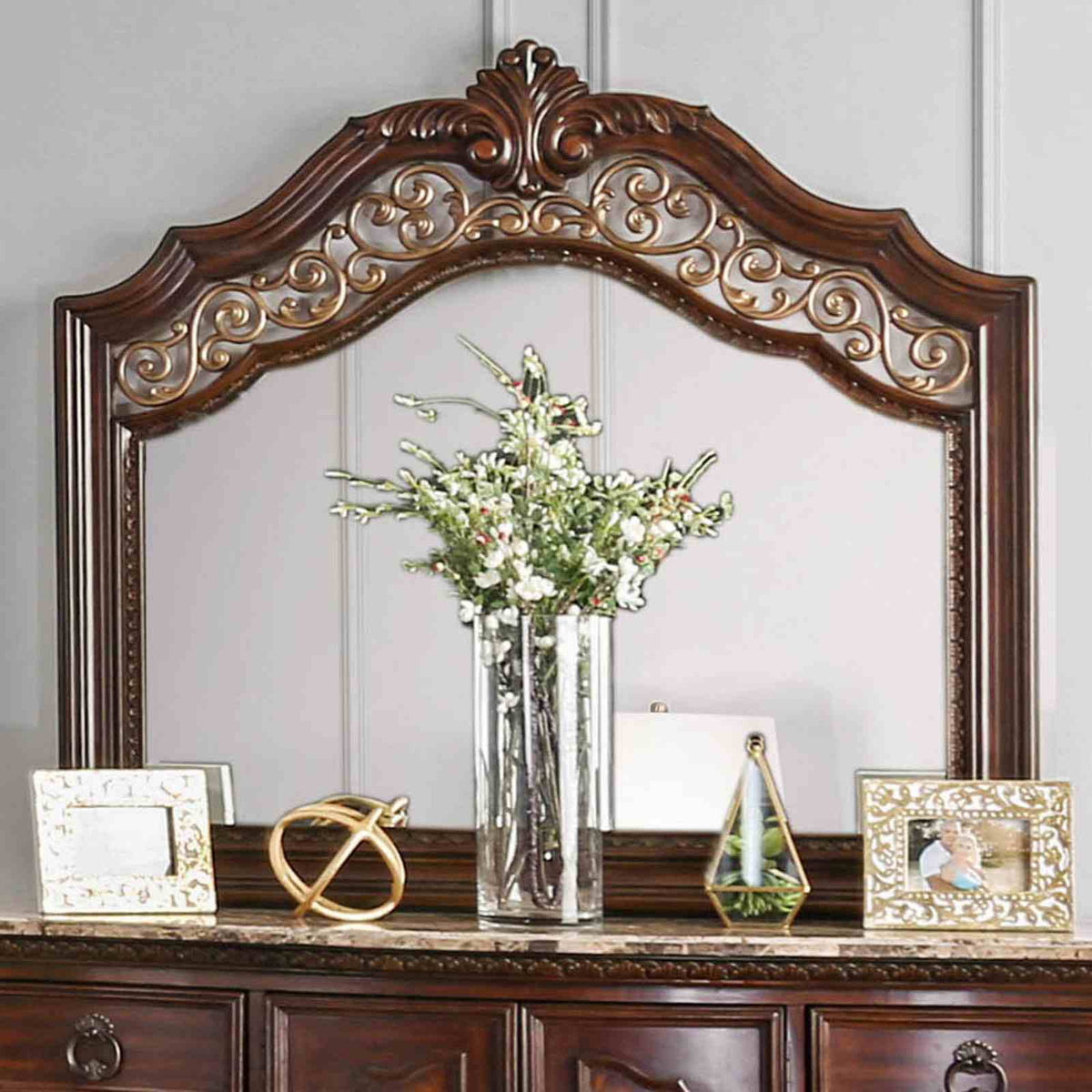 Menodora Brown Cherry 5-Piece Queen Bedroom Set