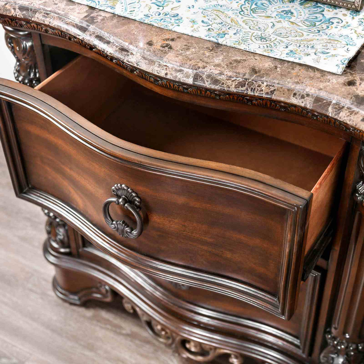 Menodora Brown Cherry 5-Piece Queen Bedroom Set