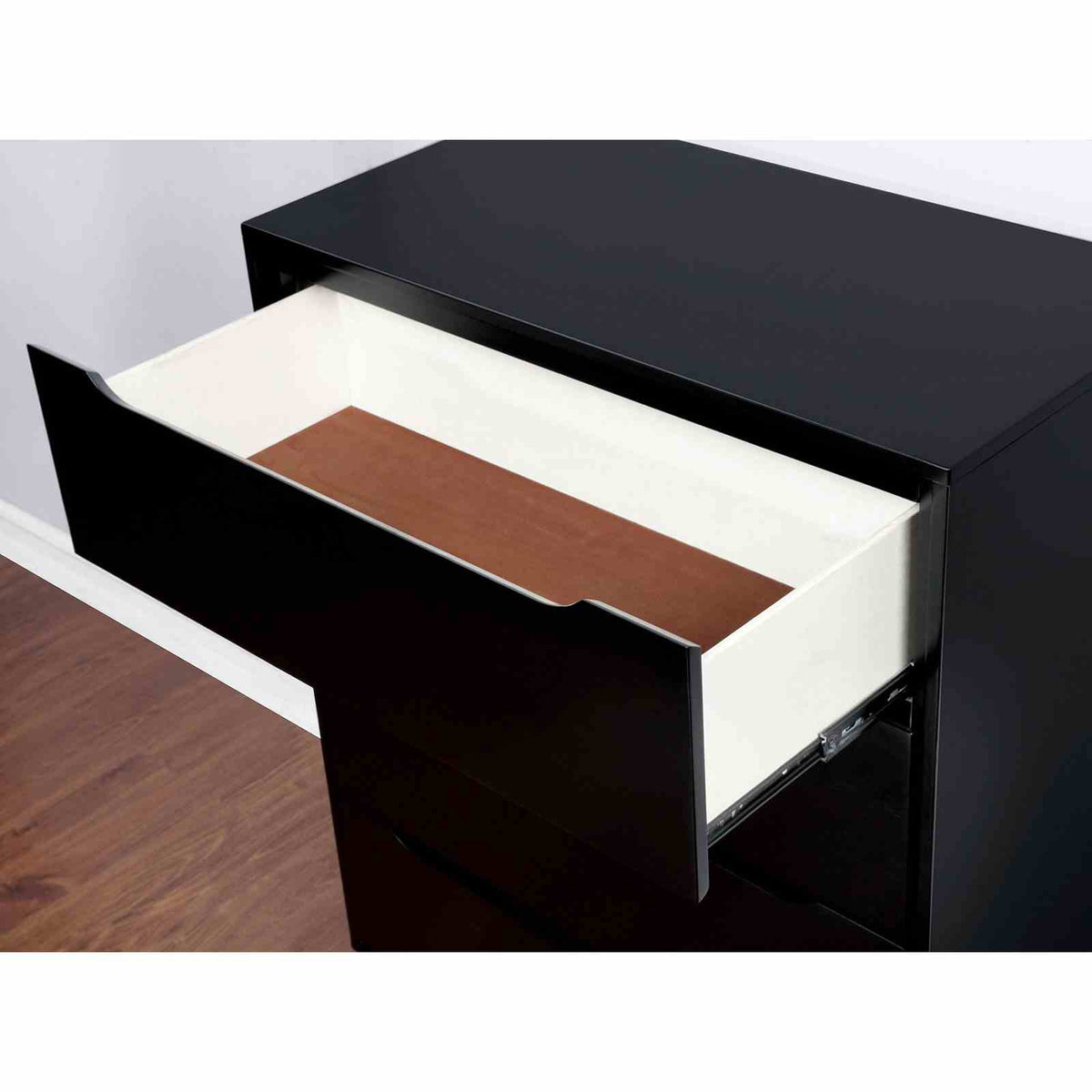 Lennart Black 5-Piece Queen Bedroom Set
