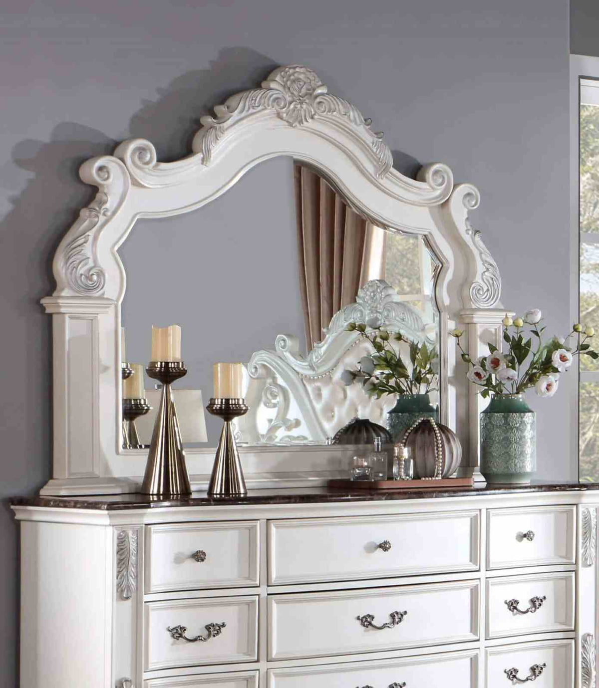 Esparanza Pearl White 5-Piece Queen Bedroom Set