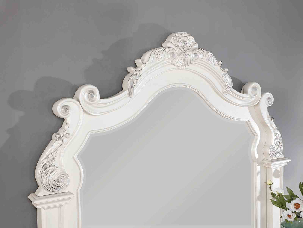 Esparanza Pearl White 5-Piece Queen Bedroom Set