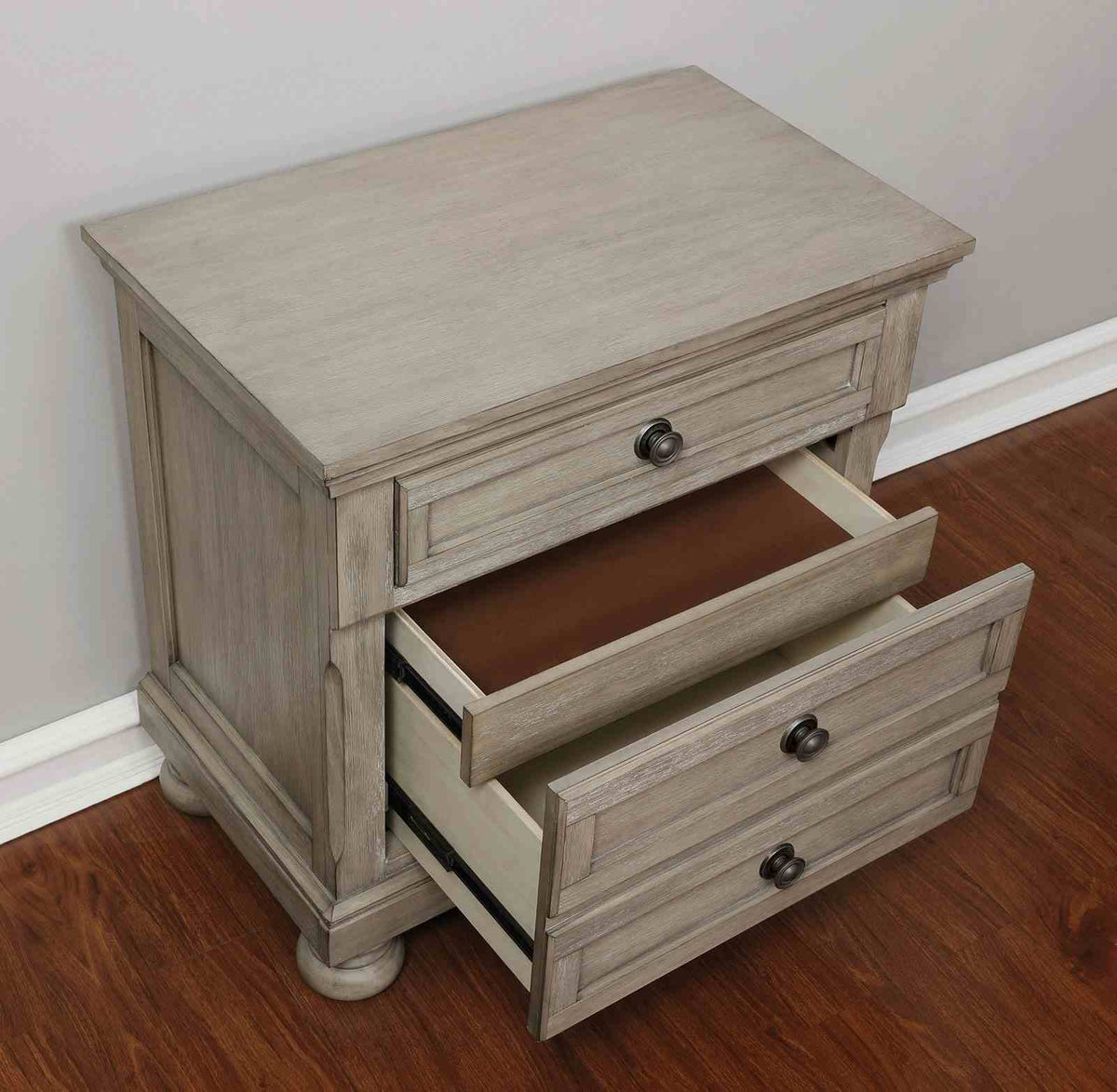 Wells Gray Transitional Storage Bedroom Set