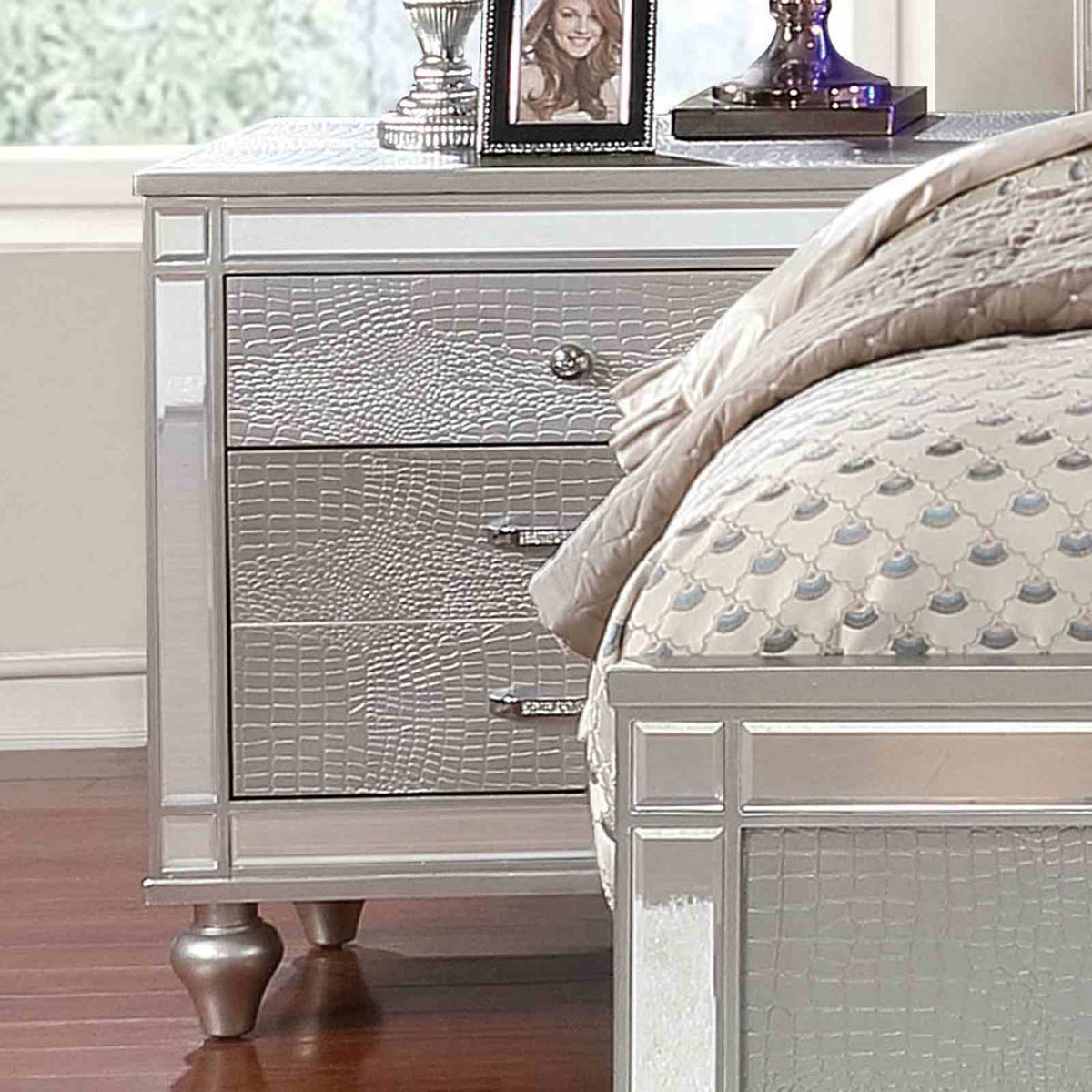 Brachium Silver Night Stand