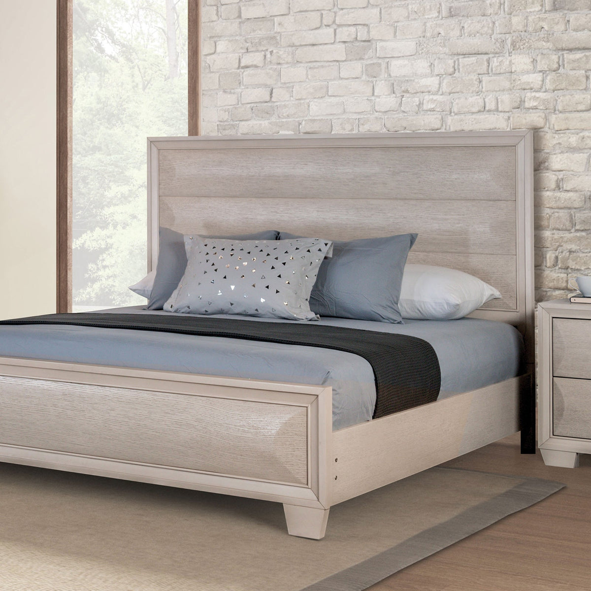 Chemnitz White Oak Transitional Bedroom Set