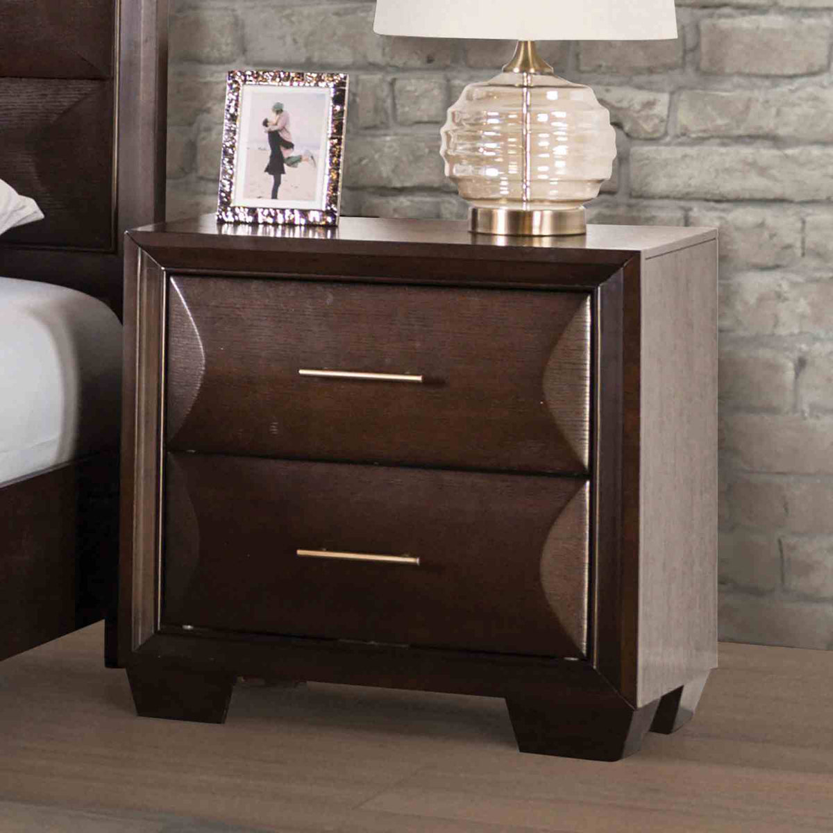 Chemnitz Espresso Transitional Bedroom Set