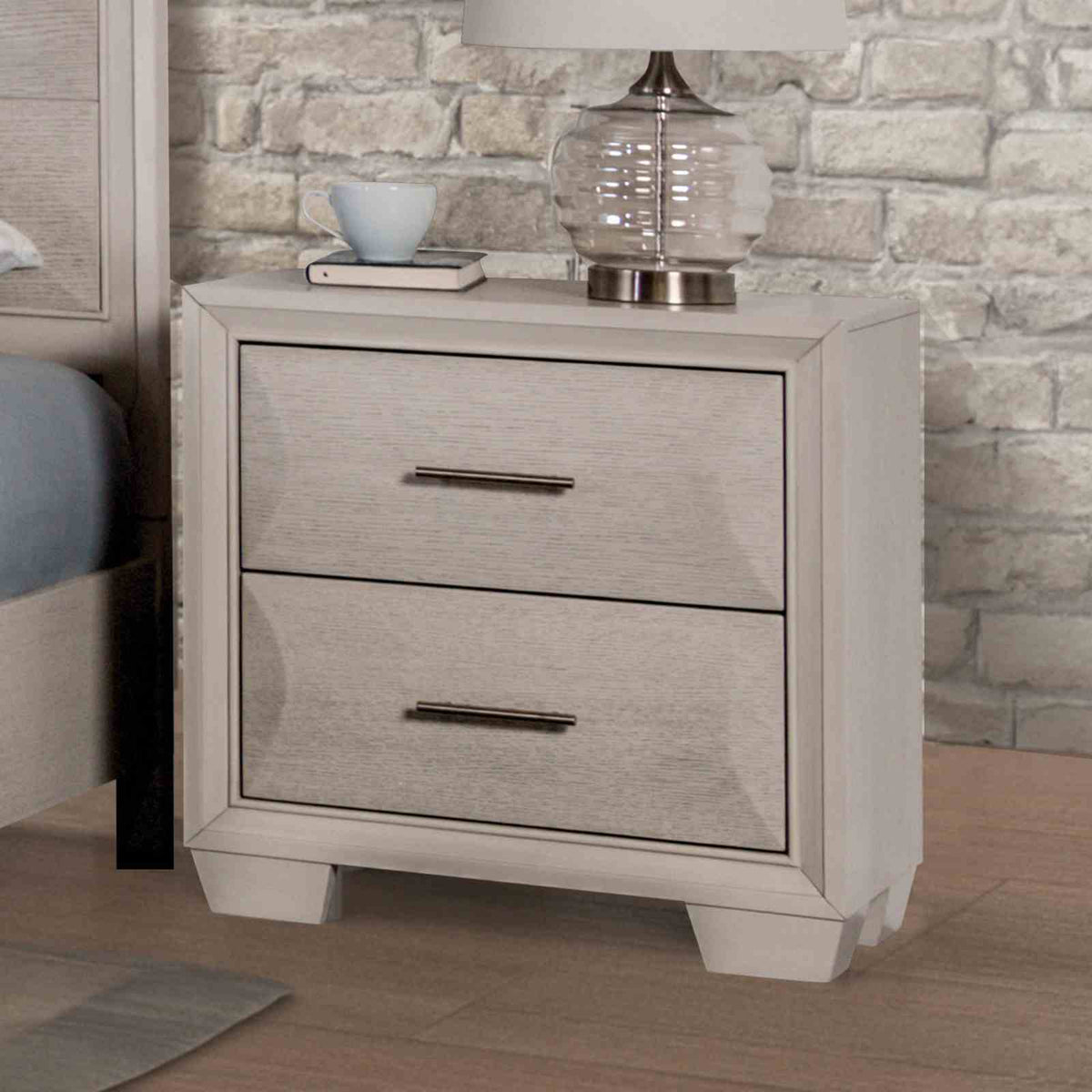 Chemnitz White Oak Transitional Bedroom Set