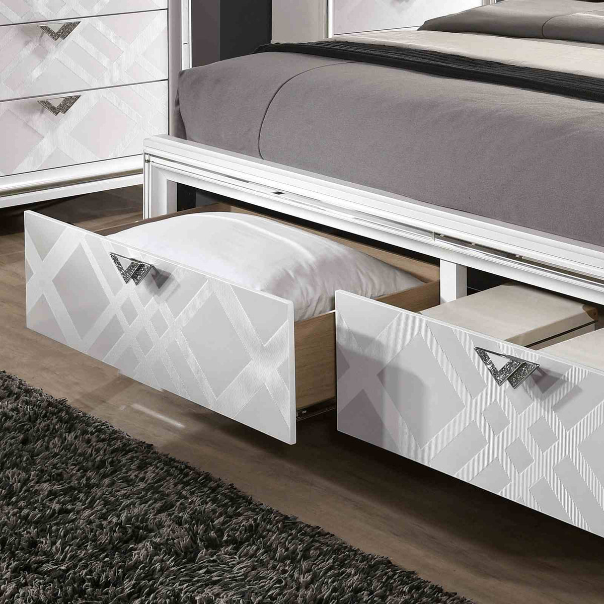 Emmeline White Contemporary Storage Bedroom Set