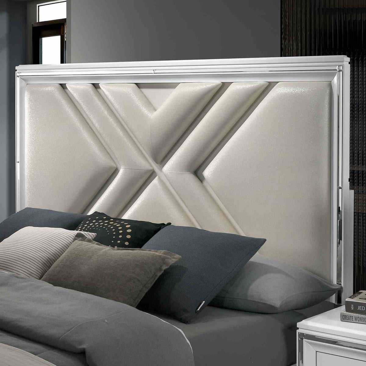 Emmeline White Contemporary Storage Bedroom Set