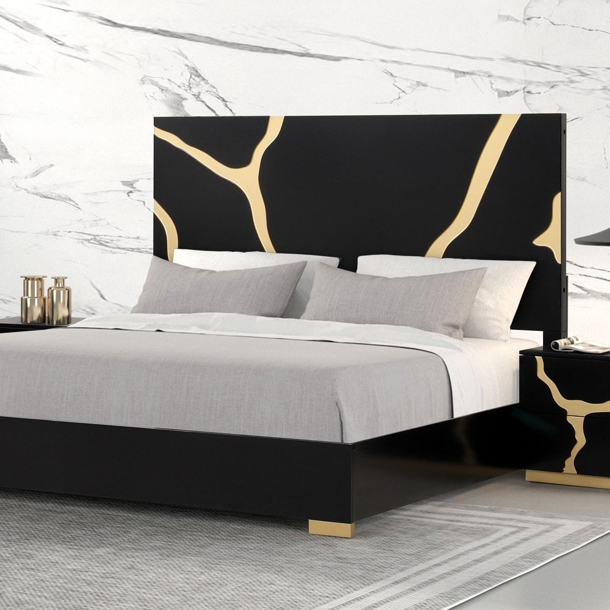 Goldsberg Black/Gold Queen Panel Bed