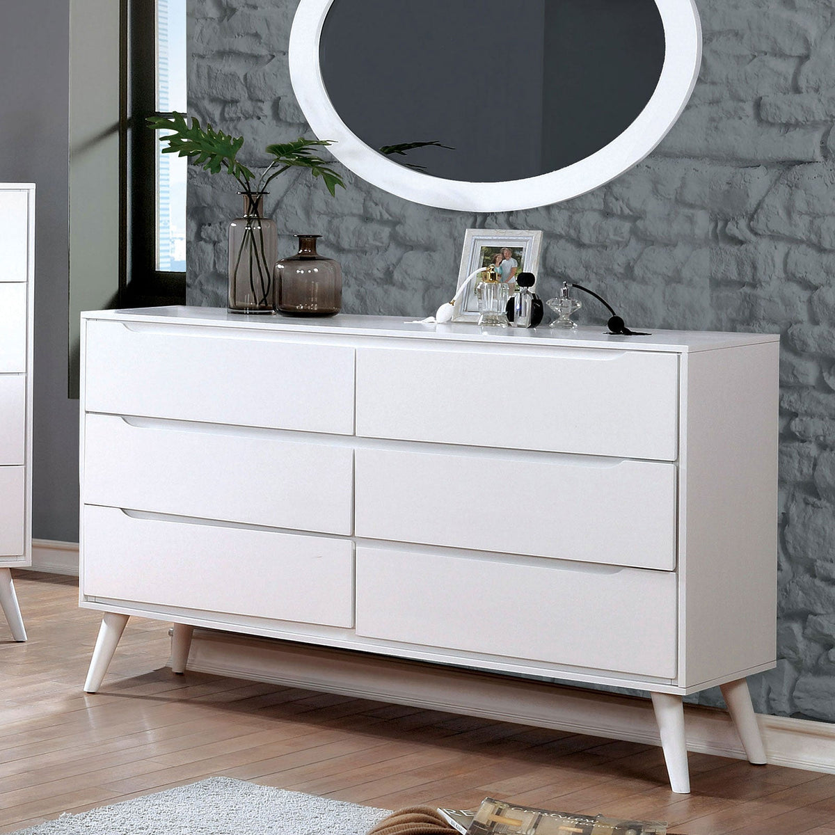 Lennart White Modern Bedroom Set