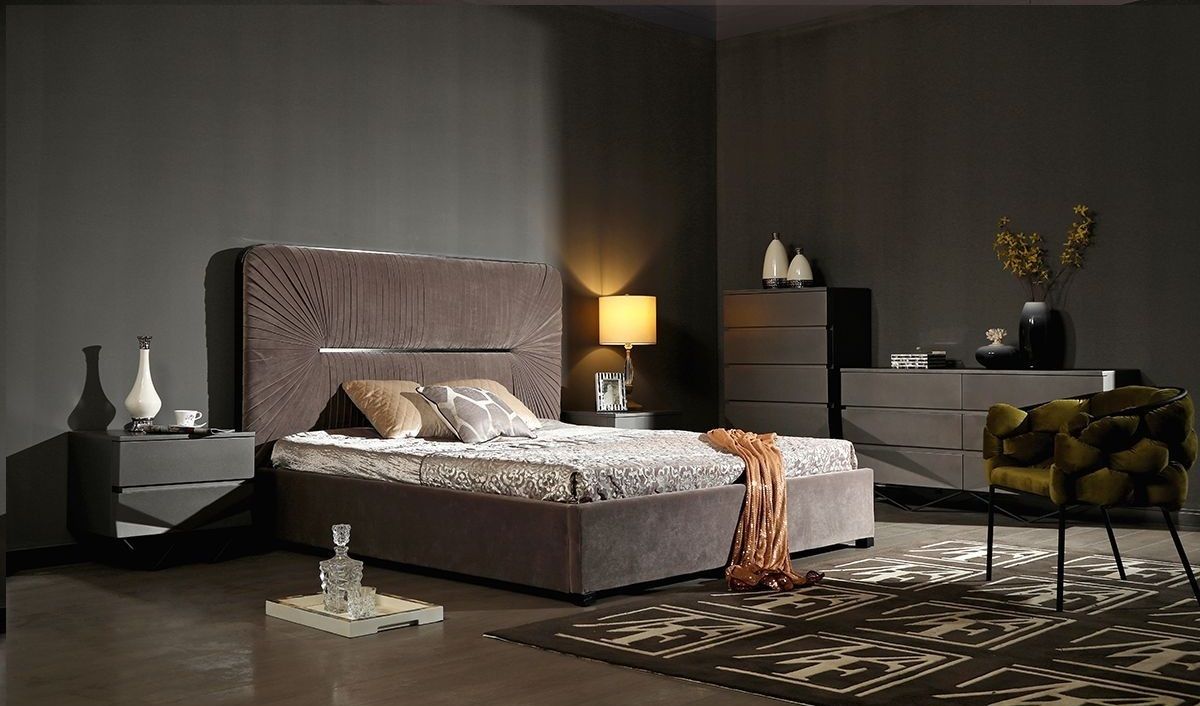 Modrest Duke Modern Grey Velvet & Black Gun Chrome Bedroom Set
