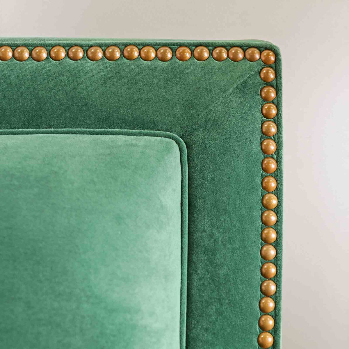 Verdante Emerald Green/Gold Transitional Living Room Set