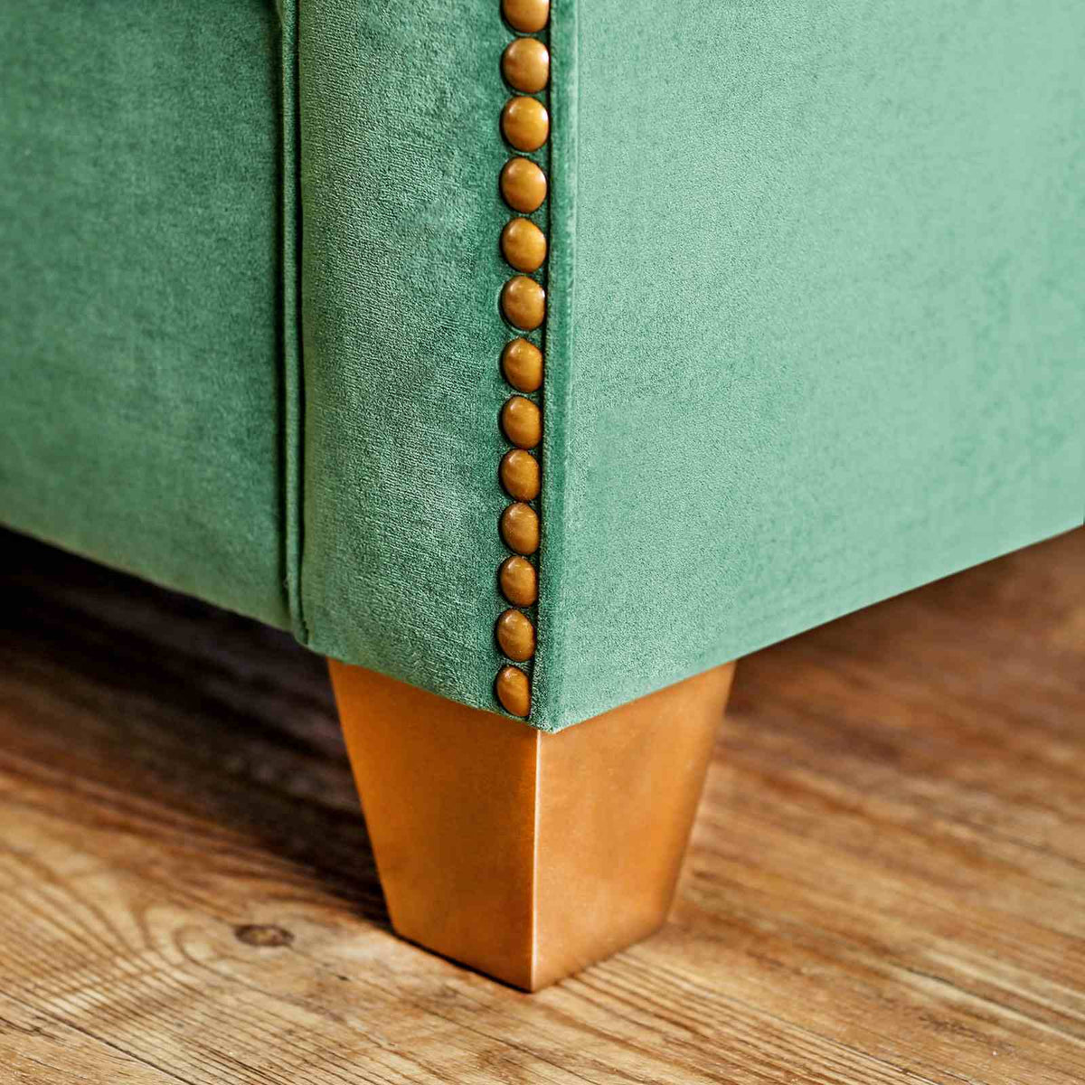 Verdante Emerald Green/Gold Transitional Living Room Set