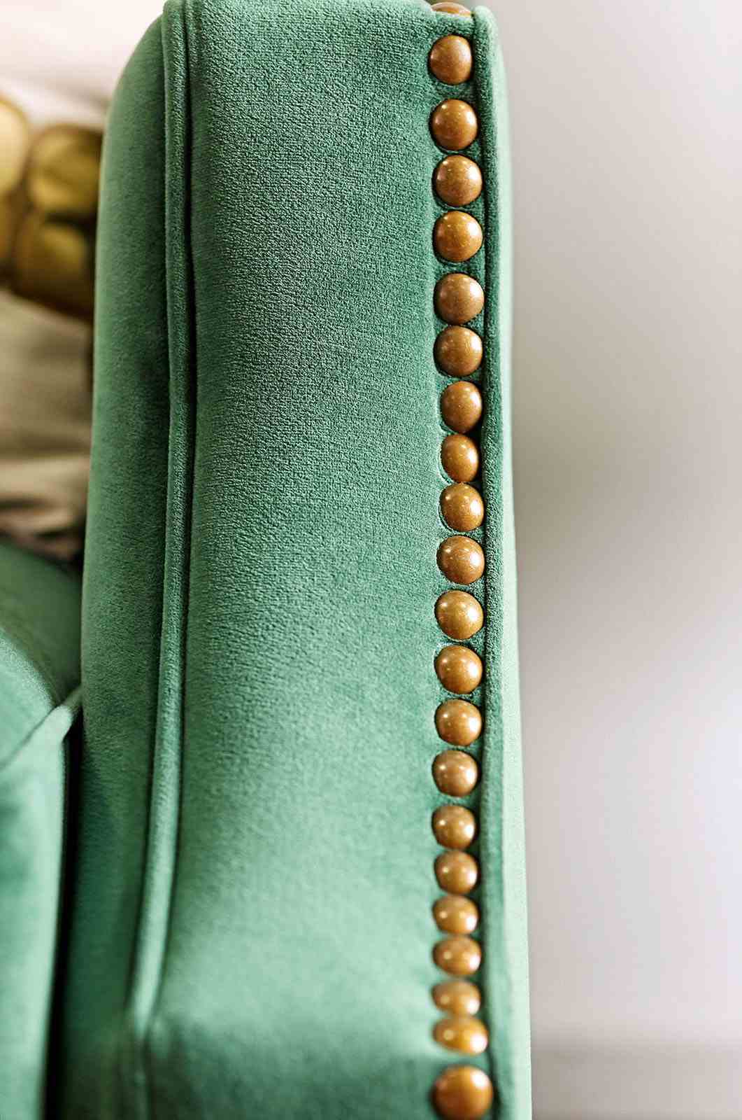 Verdante Emerald Green/Gold Transitional Living Room Set