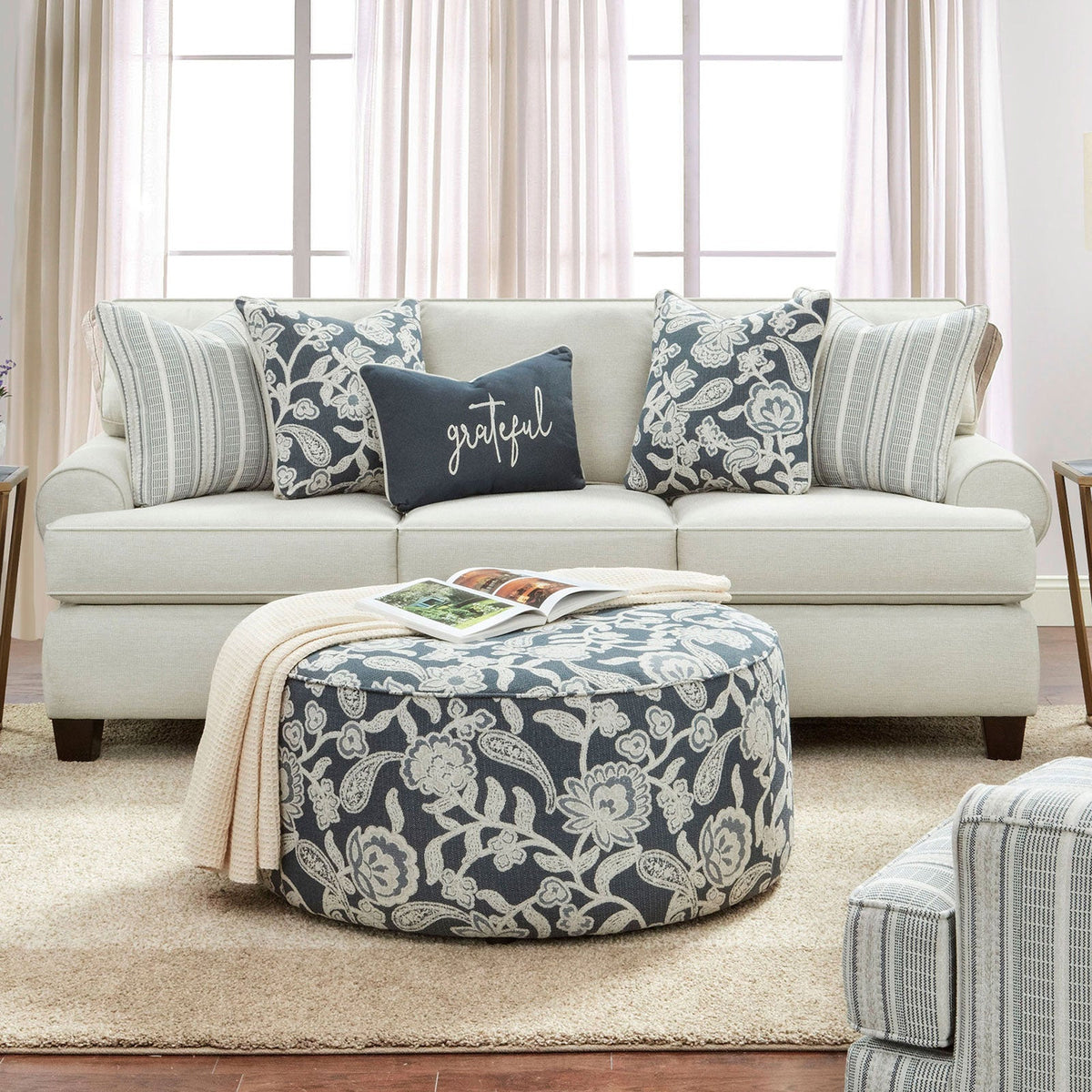 Porthcawl Ivory Transitional Living Room Set