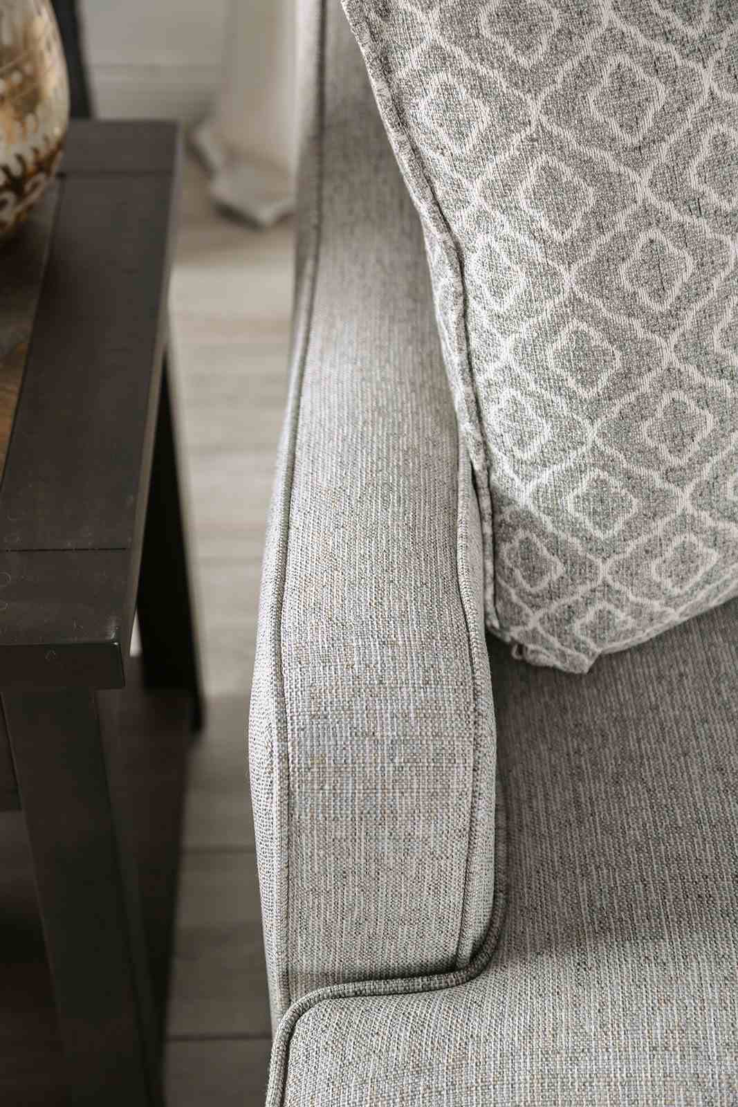 Stephney Gold/Gray Transitional Living Room Set