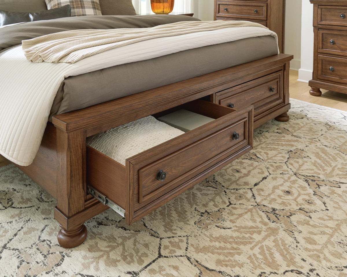 Zackaryn - Sleigh Storage Bed