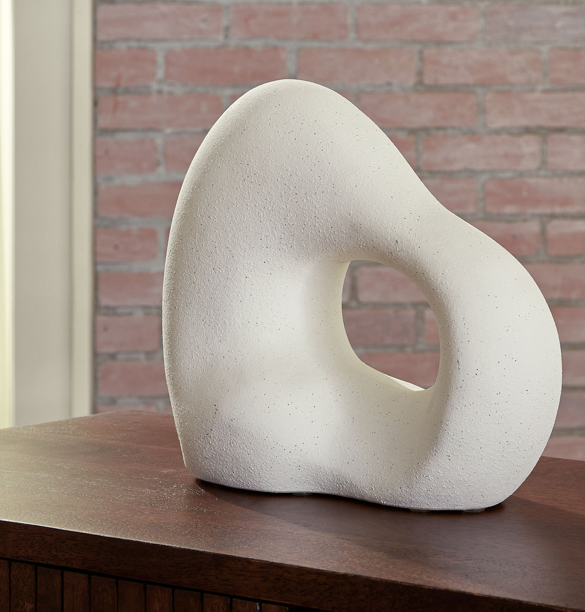Arthrow - Sculpture - 11" - Off White