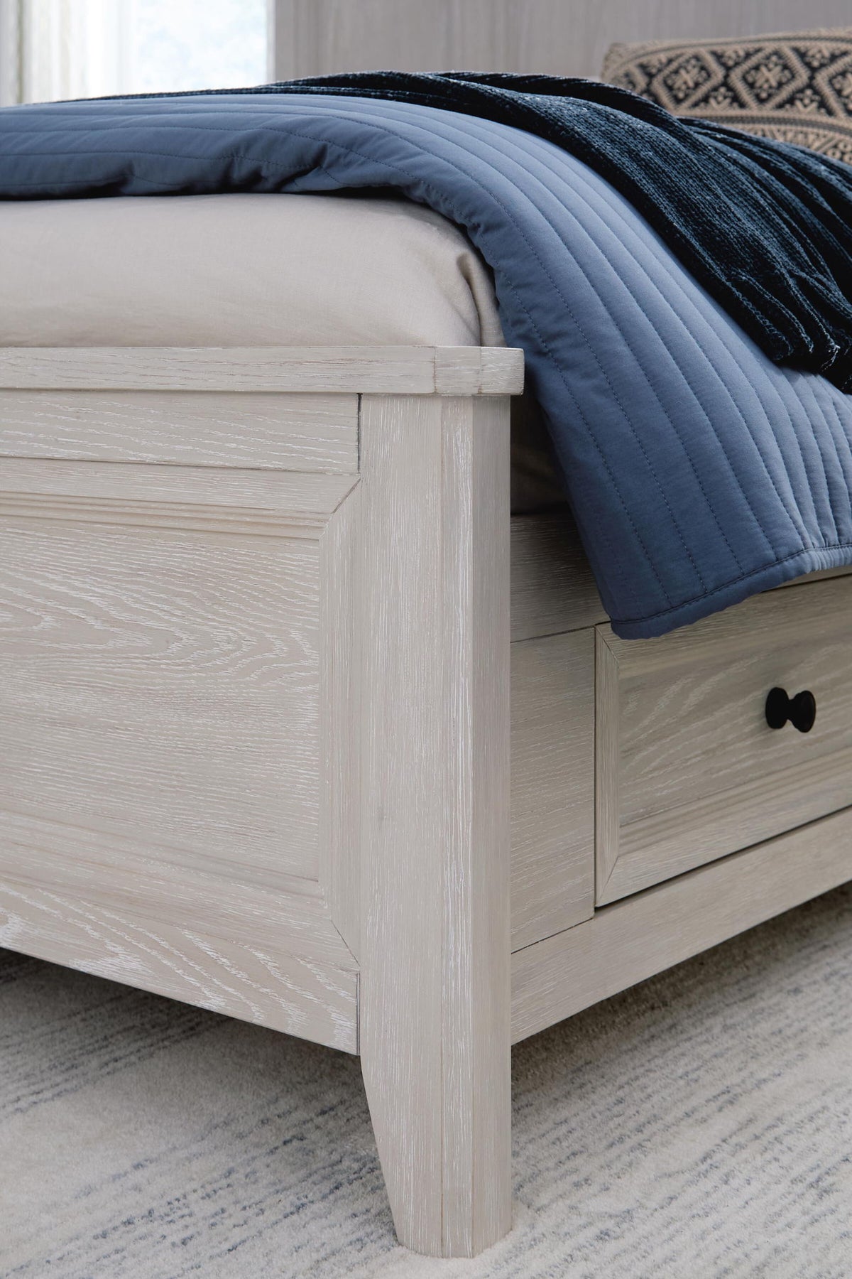 Darbonton - Panel Storage Bed