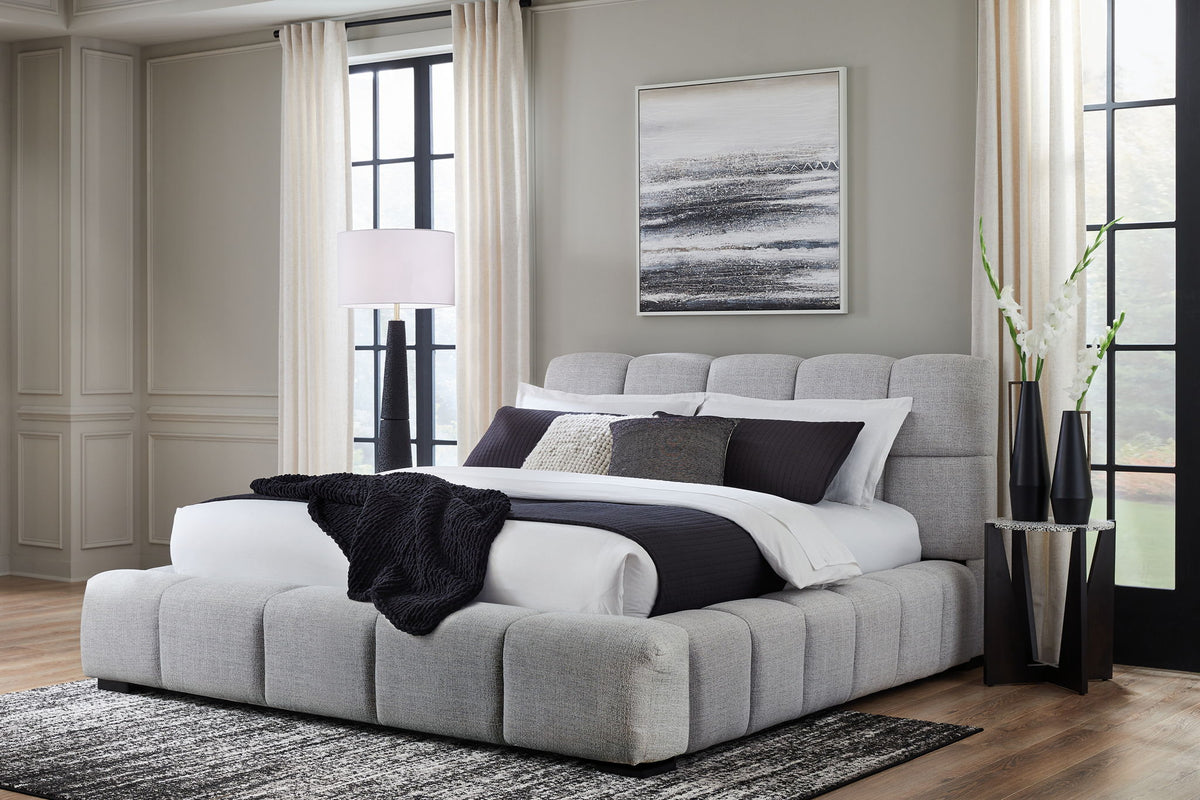 Grendusk - Upholstered Bed