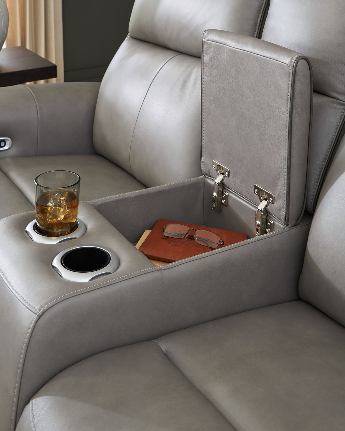 5Z-Comfort - Relaxation - Power Reclining Loveseat with Console / Adj Headrest