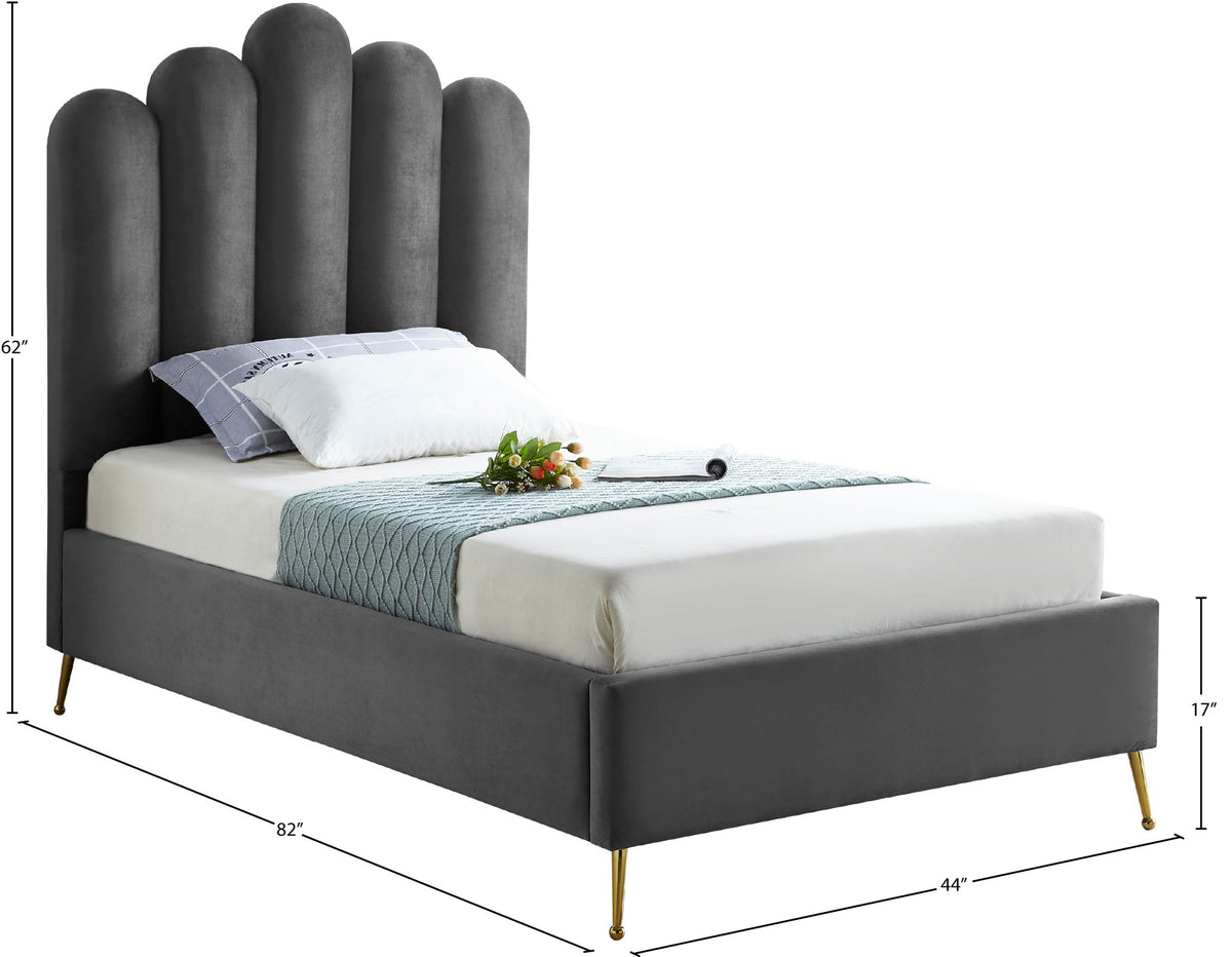 Lily - Bed