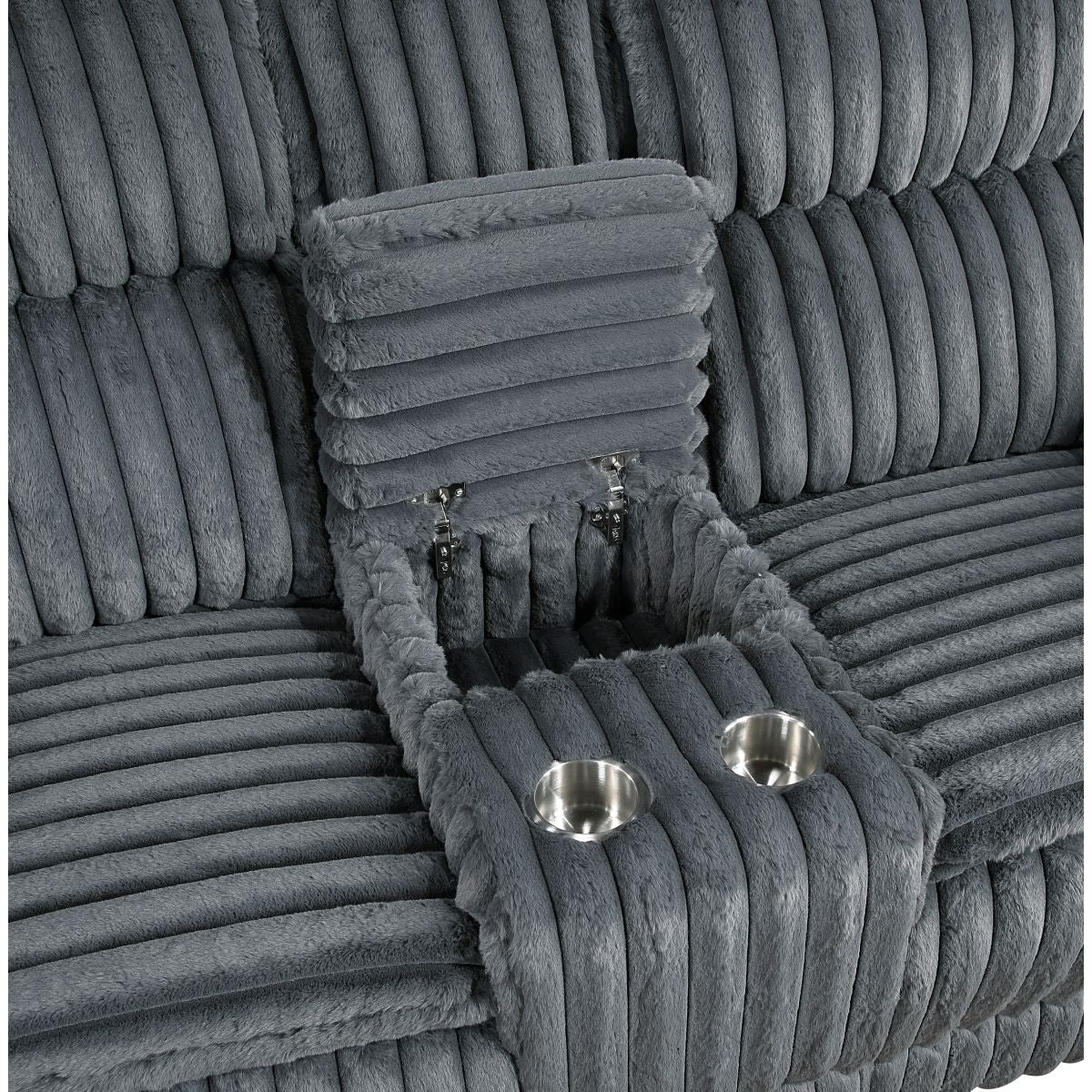 Goodland - Double Reclining Loveseat With Center Console