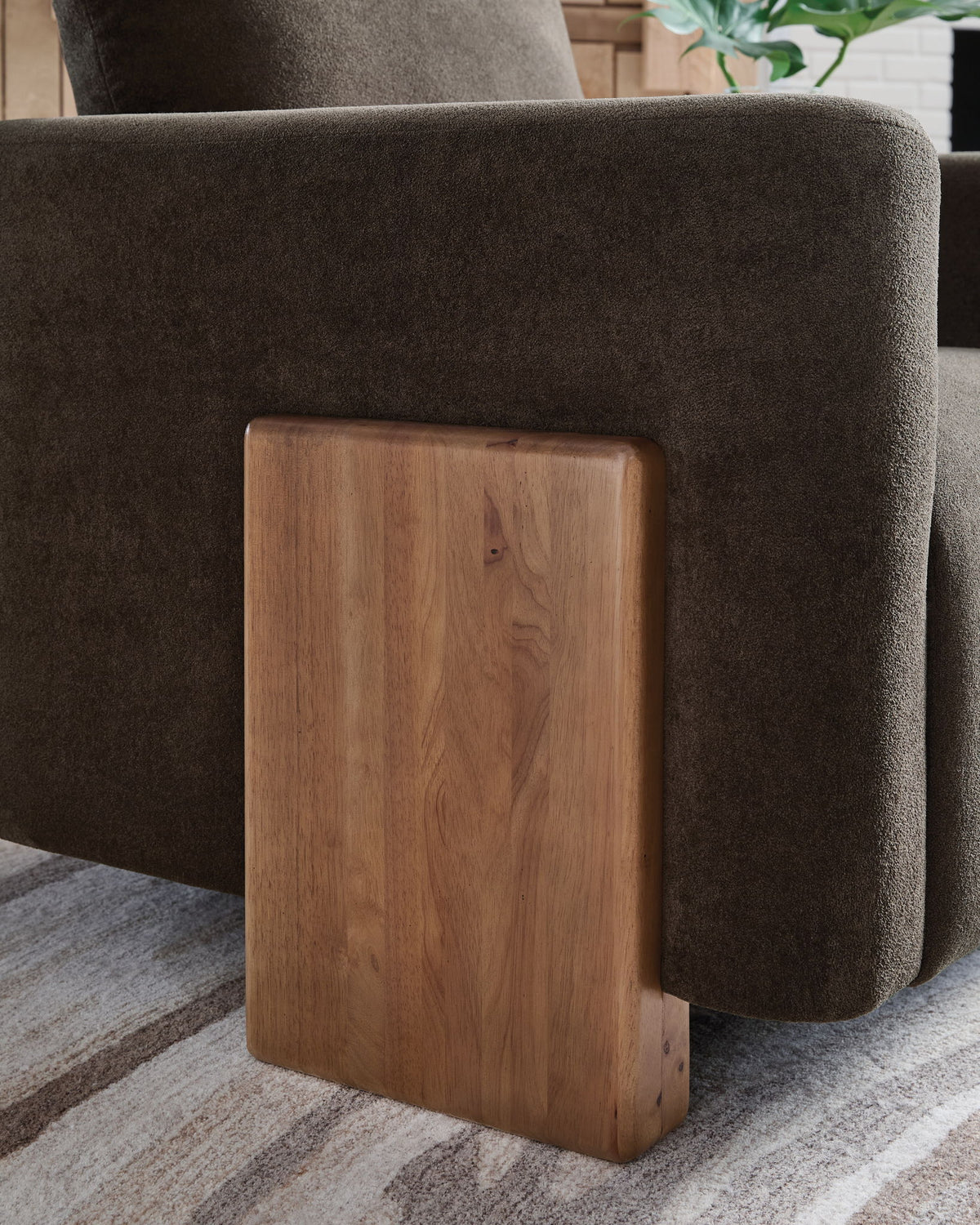 Dairlett - Accent Chair - Brown